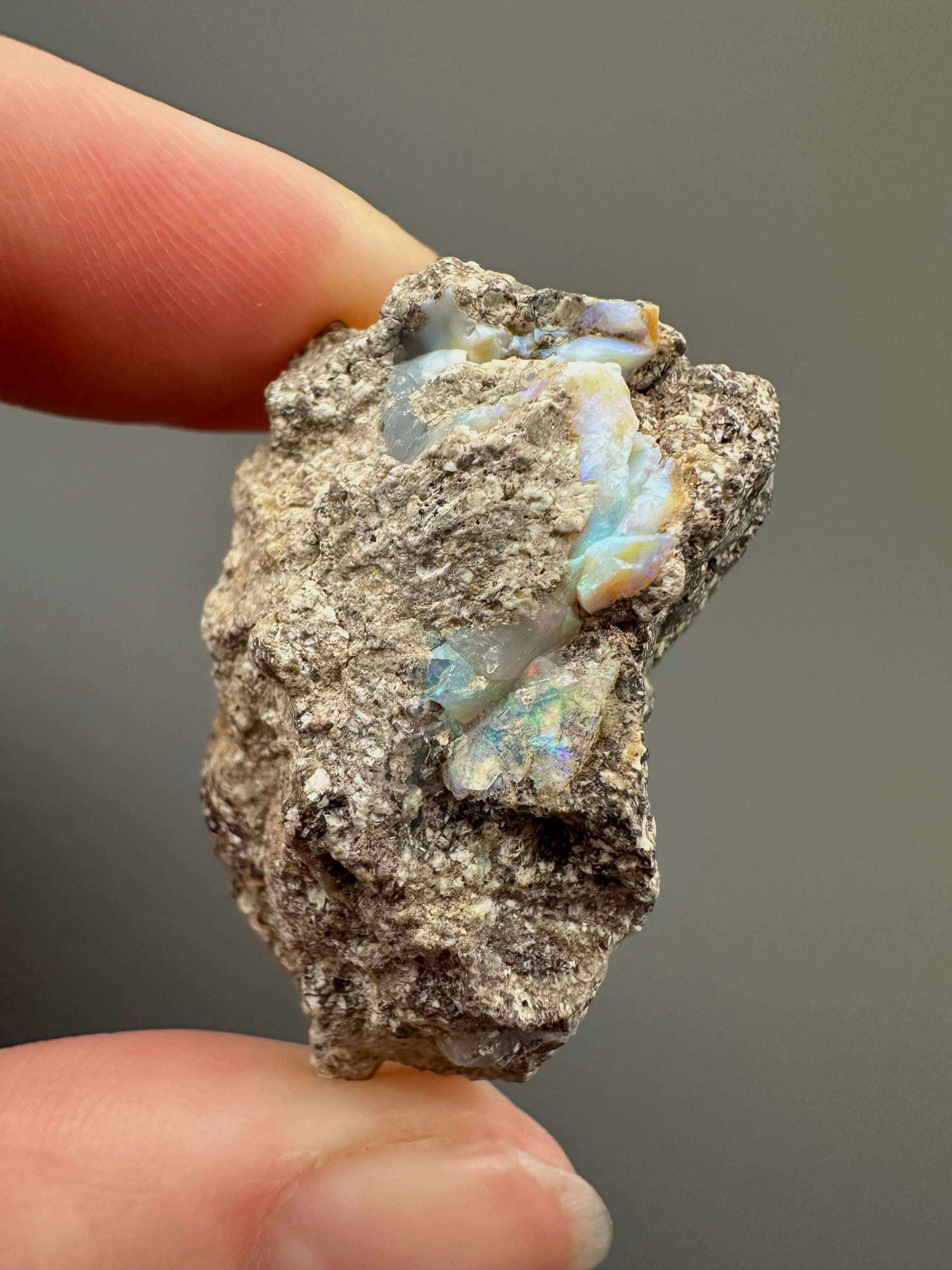 Precious opal – Dubnik, Slovakia - SOP006
