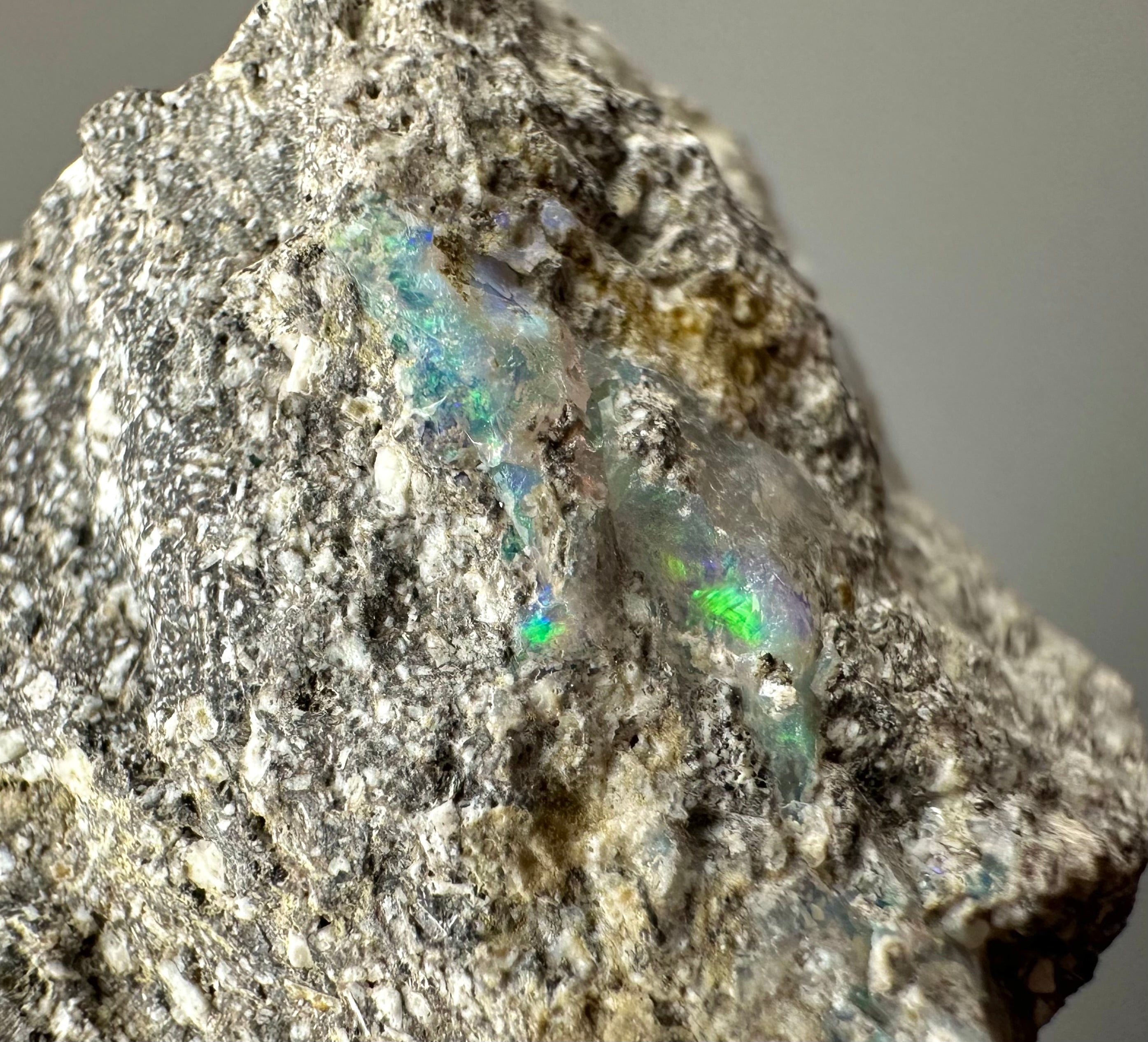 Precious opal – Dubnik, Slovakia - SOP007