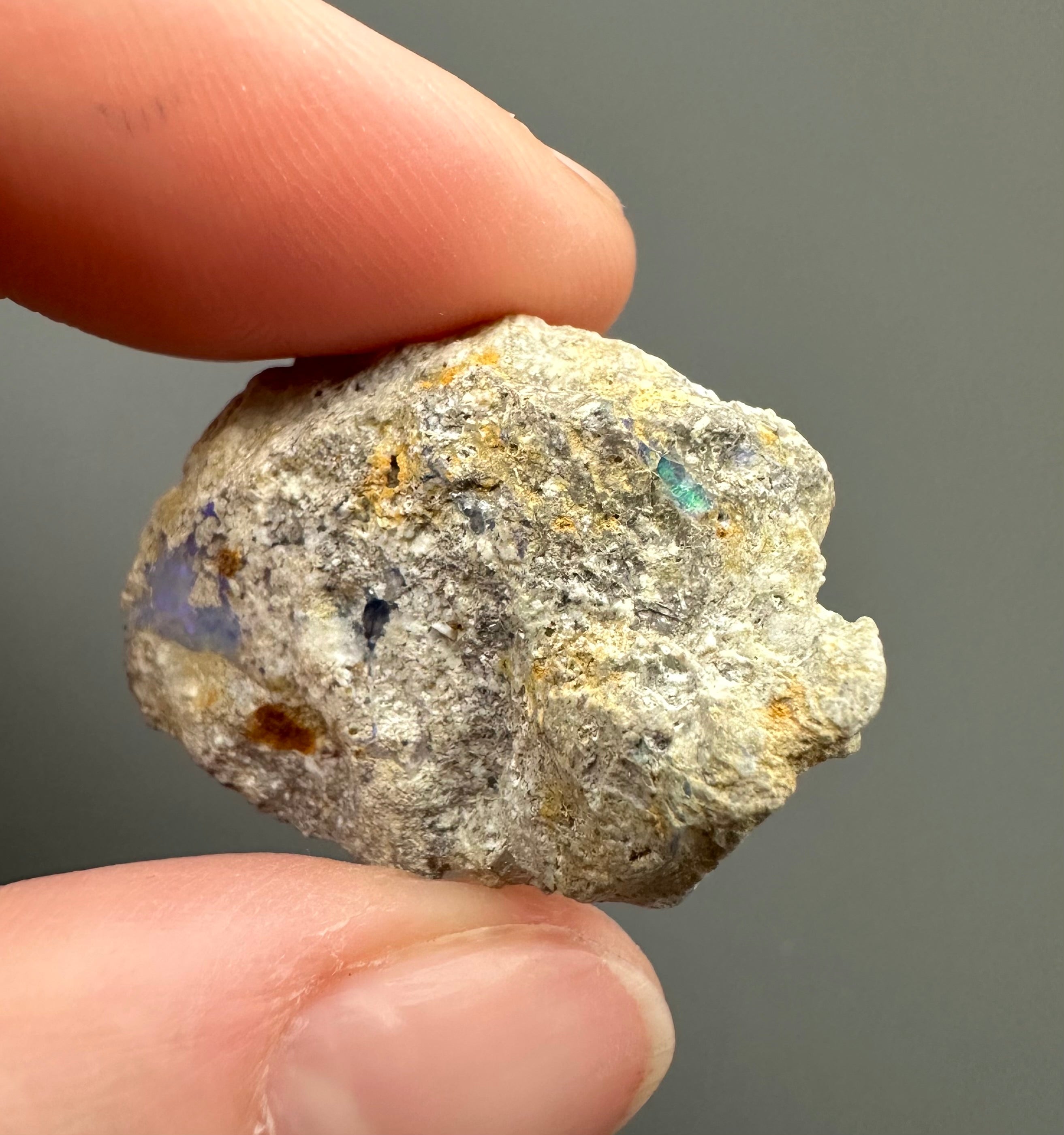 Precious opal – Dubnik, Slovakia - SOP009
