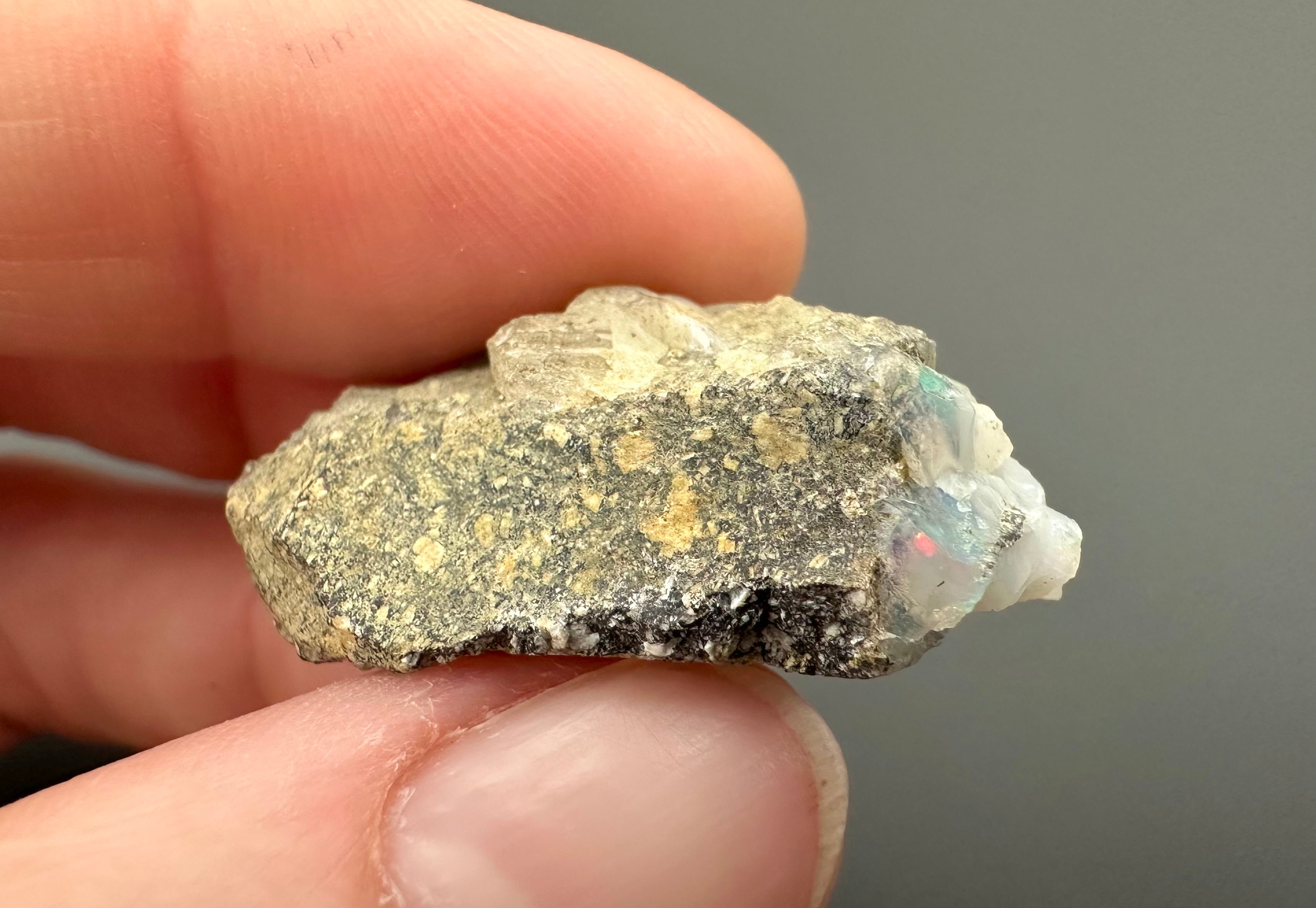 Precious opal – Dubnik, Slovakia - SOP011