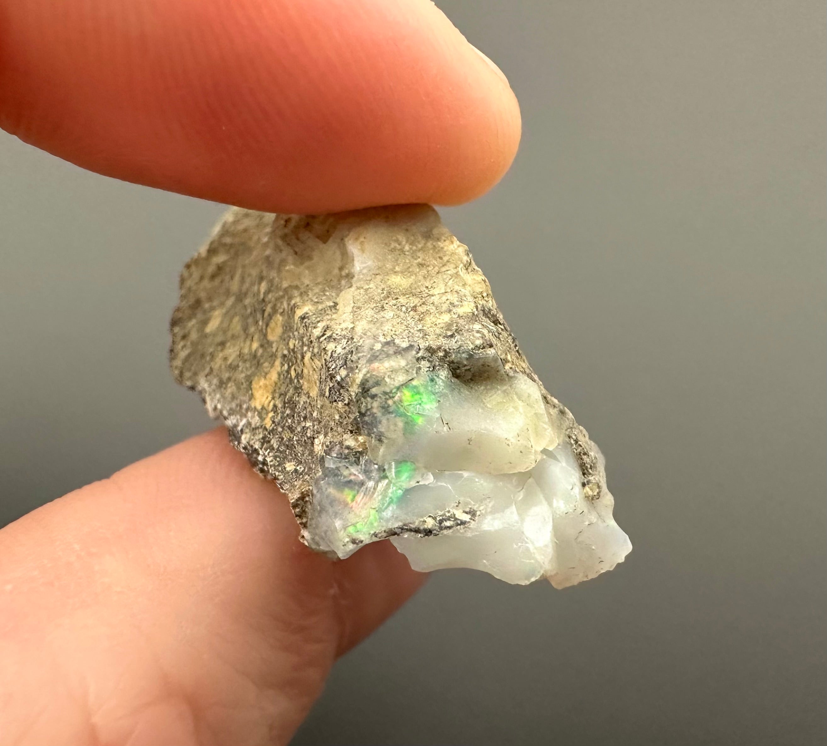 Precious opal – Dubnik, Slovakia - SOP011