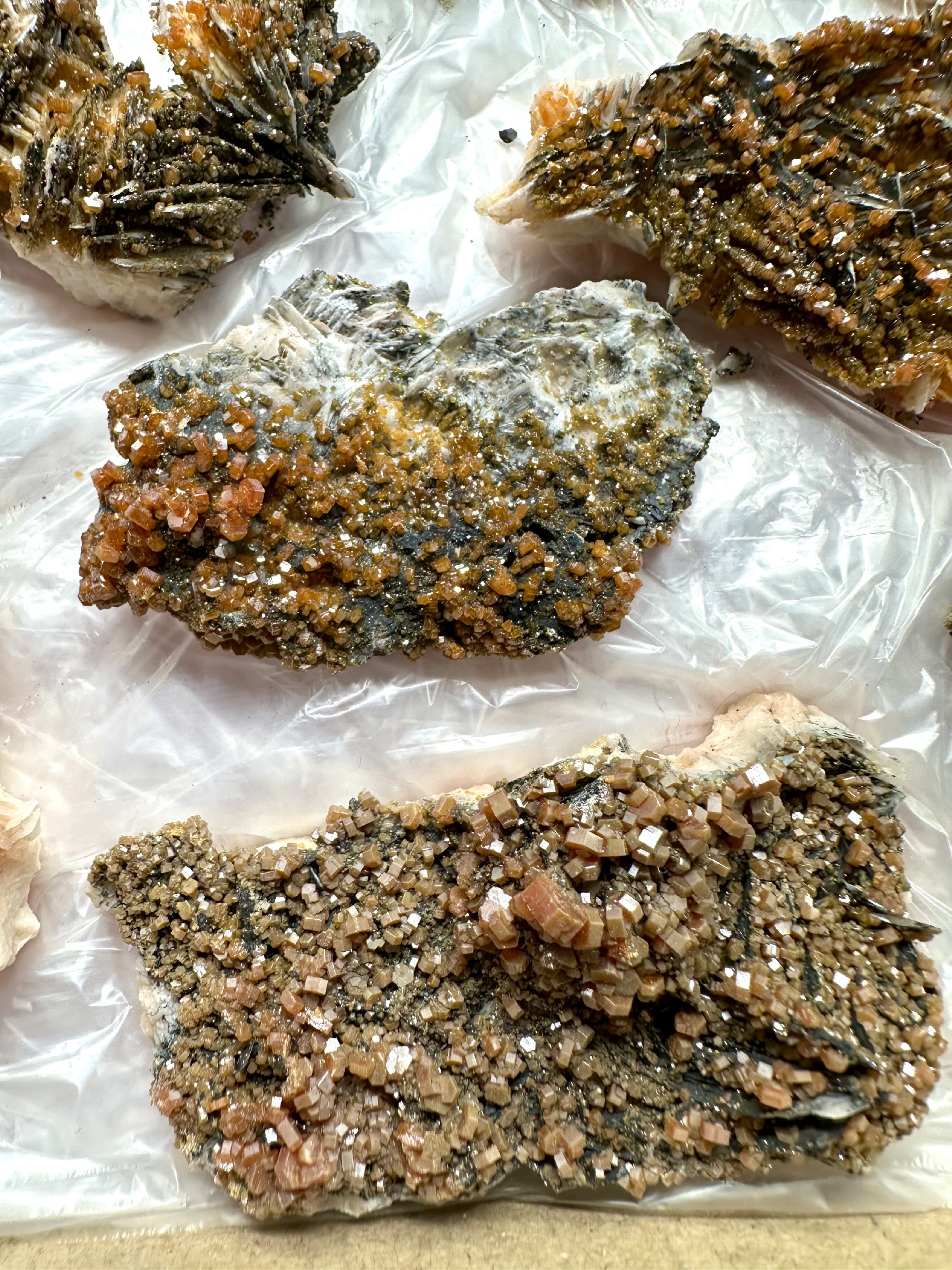 Vanadinite 5-8 cm – Morocco 1250g - VO4