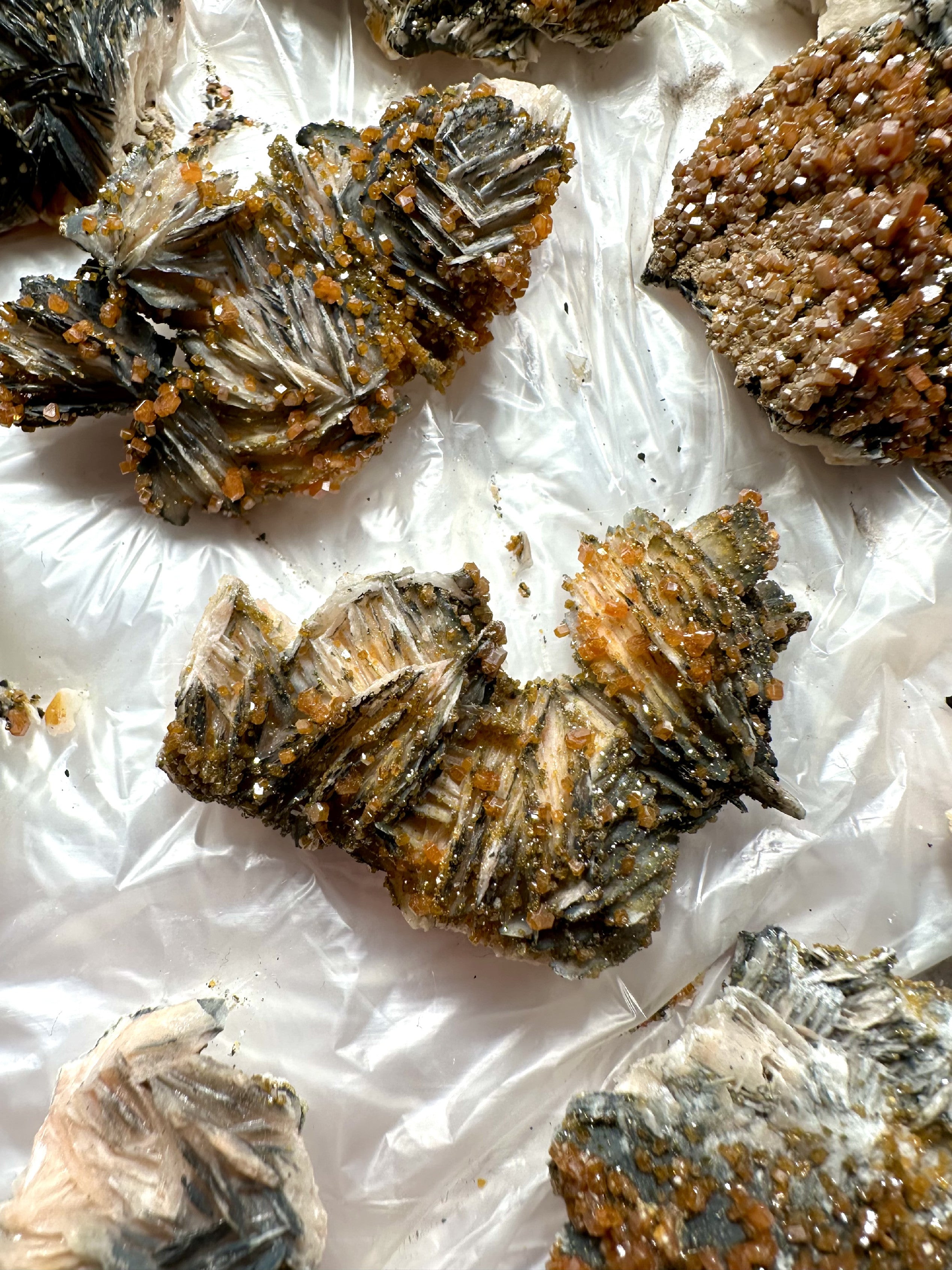 Vanadinite 5-8 cm – Morocco 1250g - VO4
