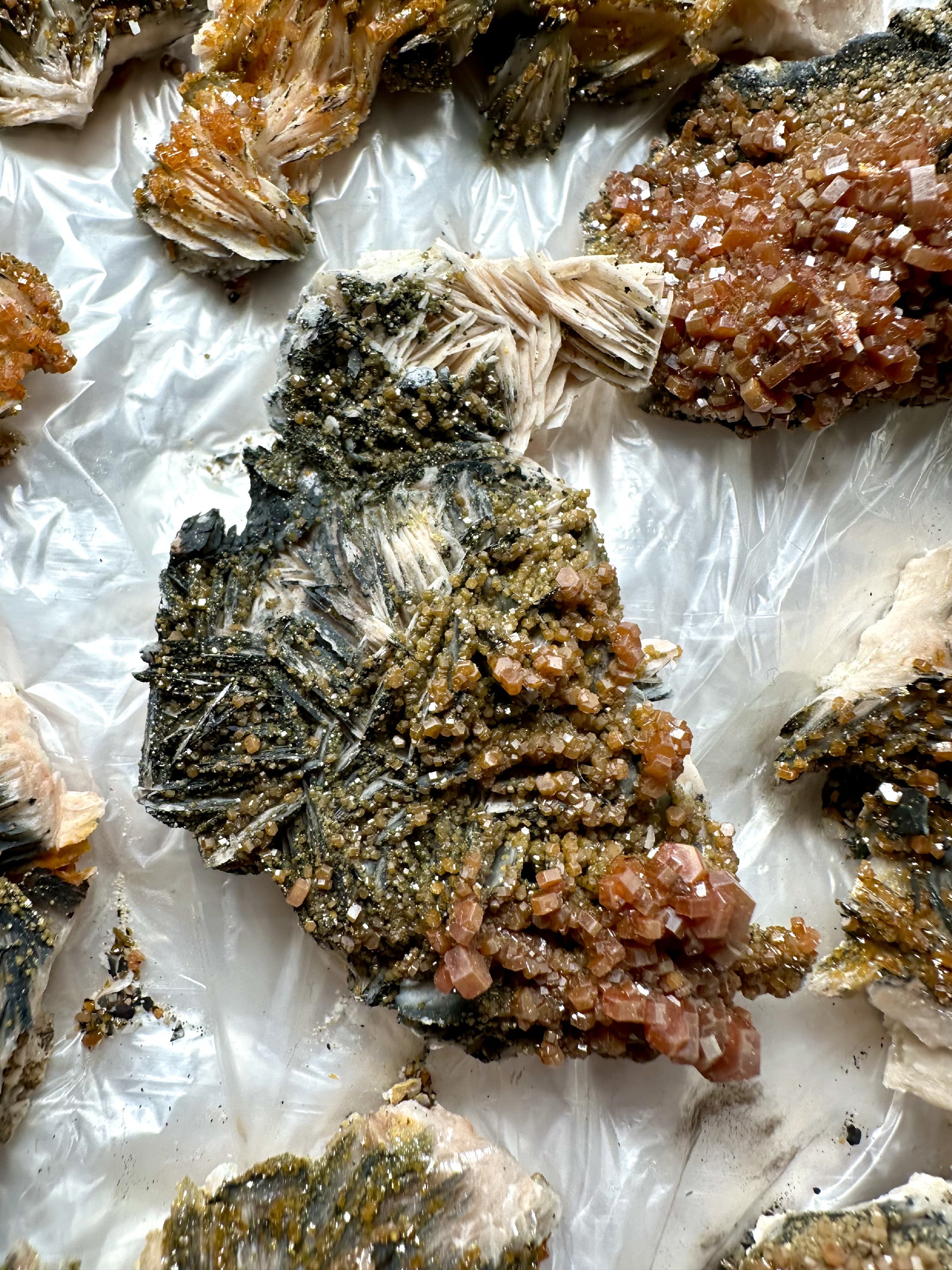 Vanadinite 5-8 cm – Morocco 1250g - VO4