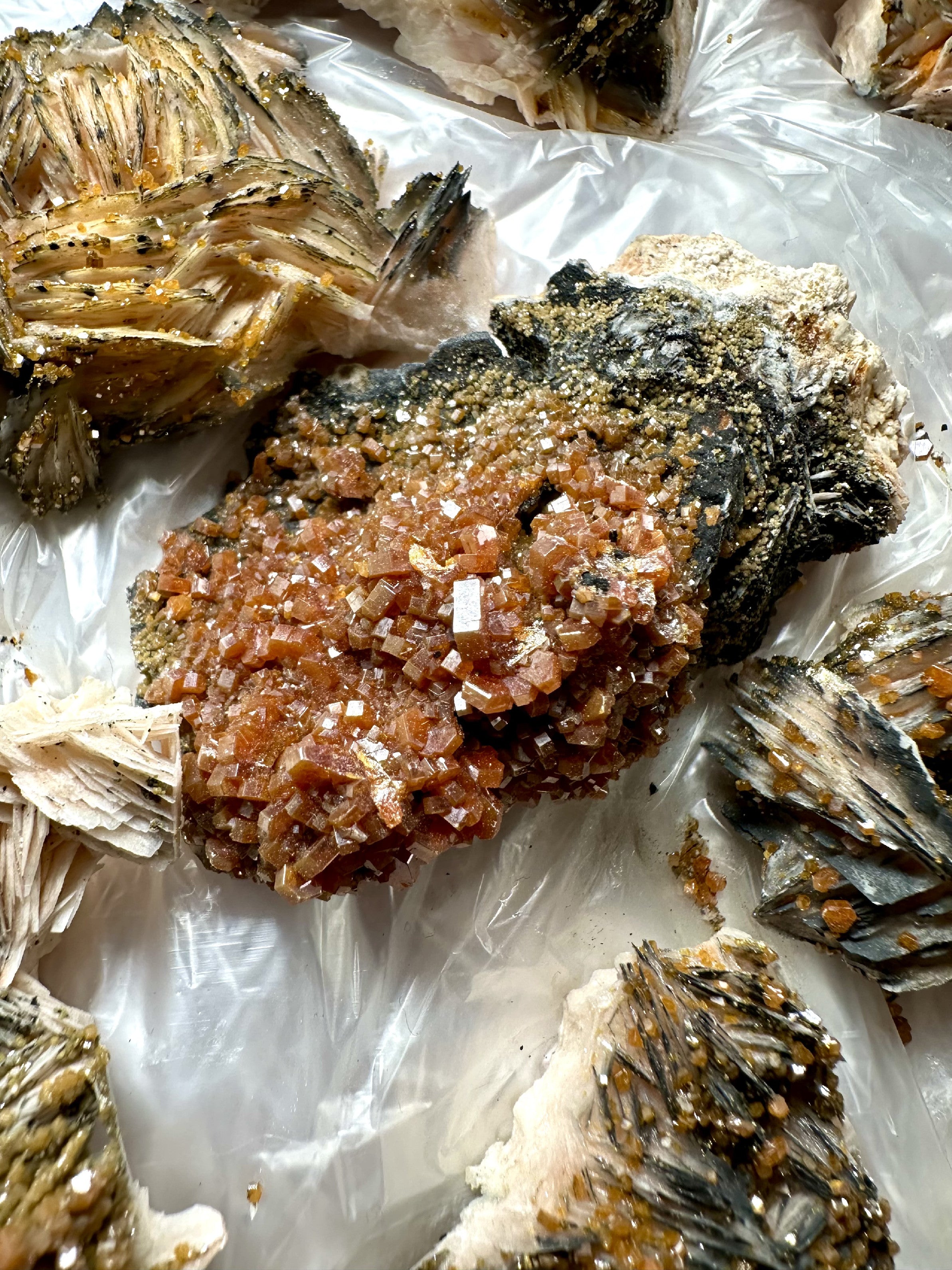 Vanadinite 5-8 cm – Morocco 1250g - VO4