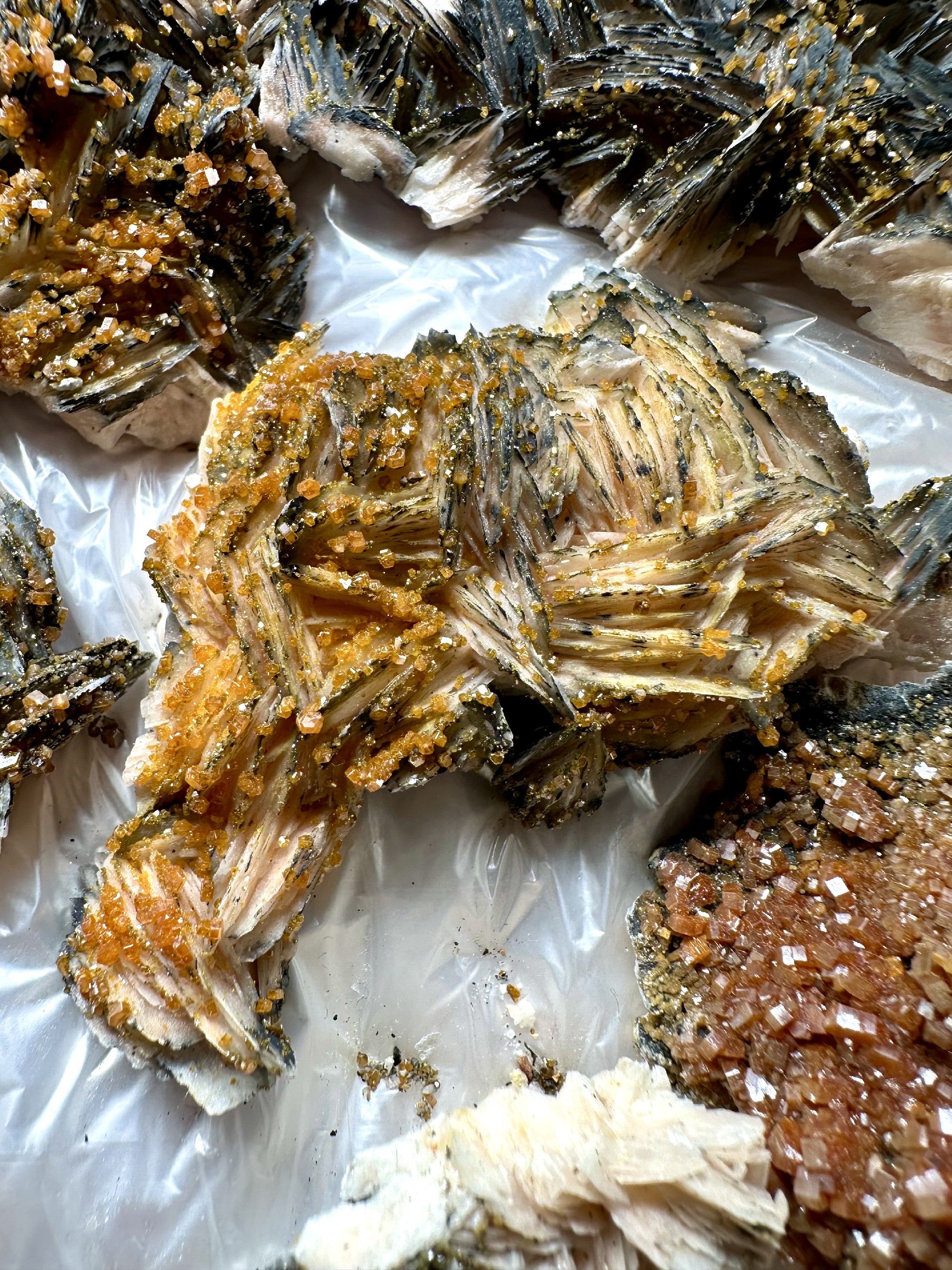 Vanadinite 5-8 cm – Morocco 1250g - VO4