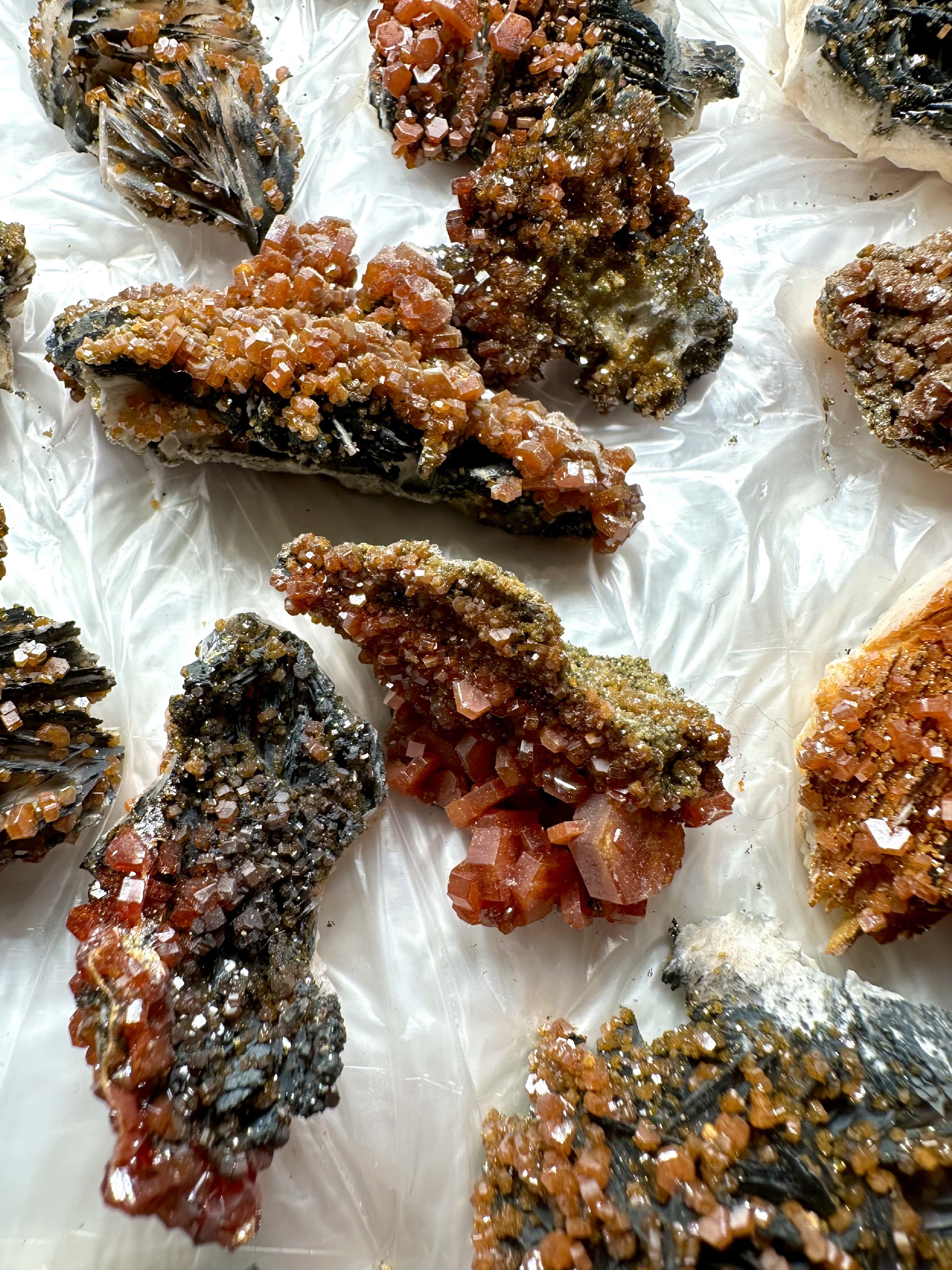 Vanadinite 3-5 cm – Morocco 1000g - VO5