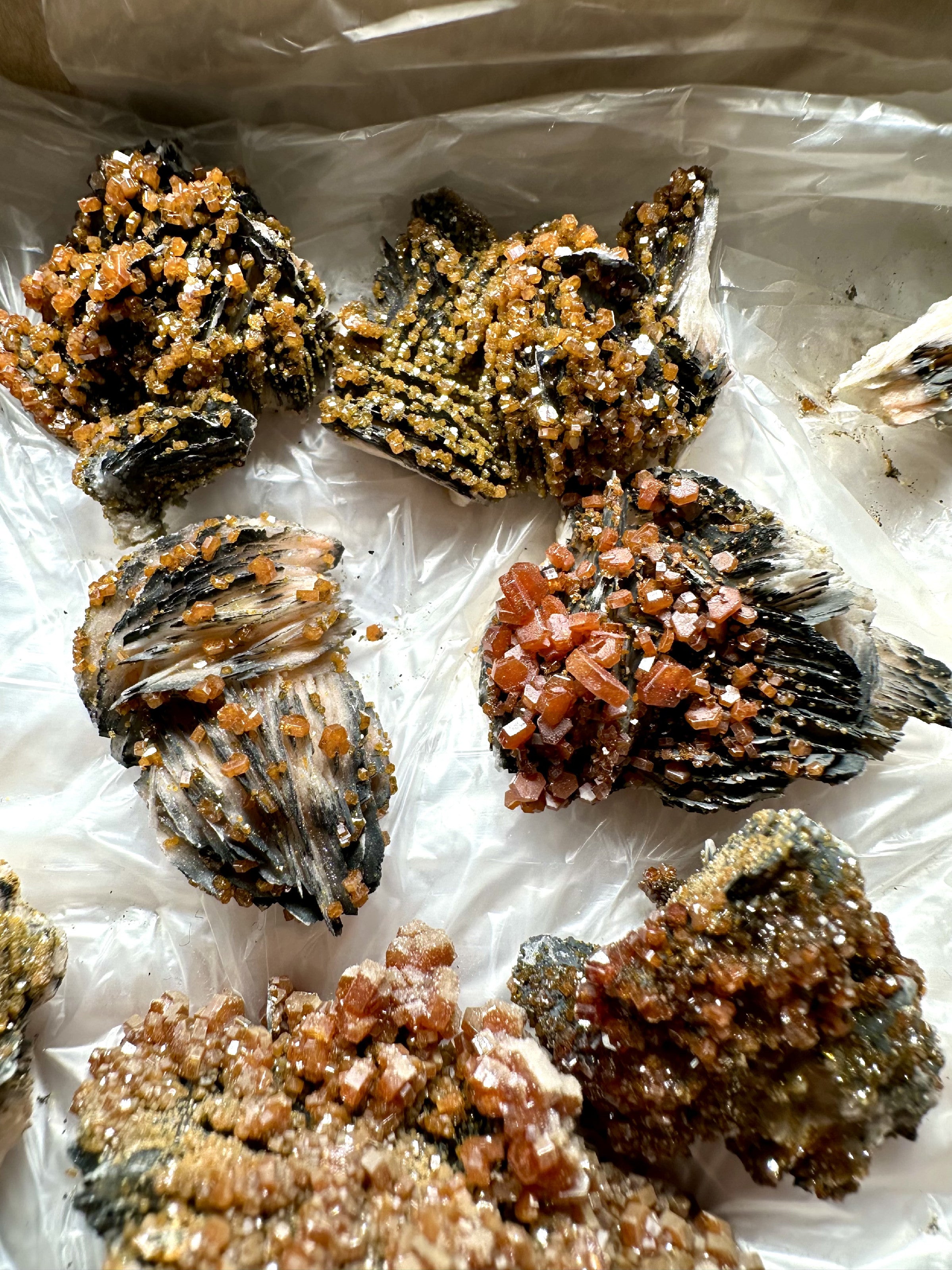 Vanadinite 3-5 cm – Morocco 1000g - VO5