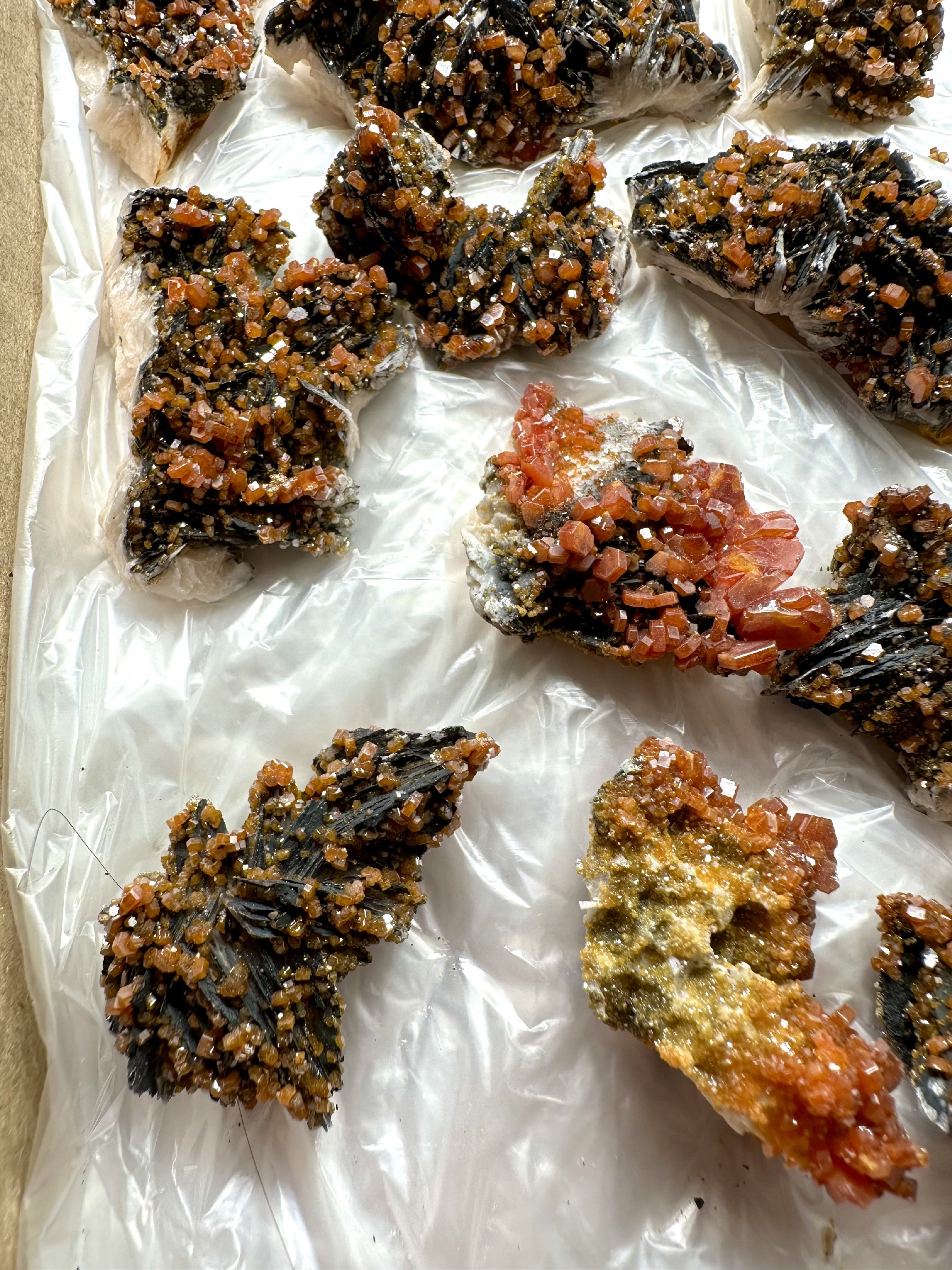 Vanadinite 3-5 cm – Morocco 1000g - VO5