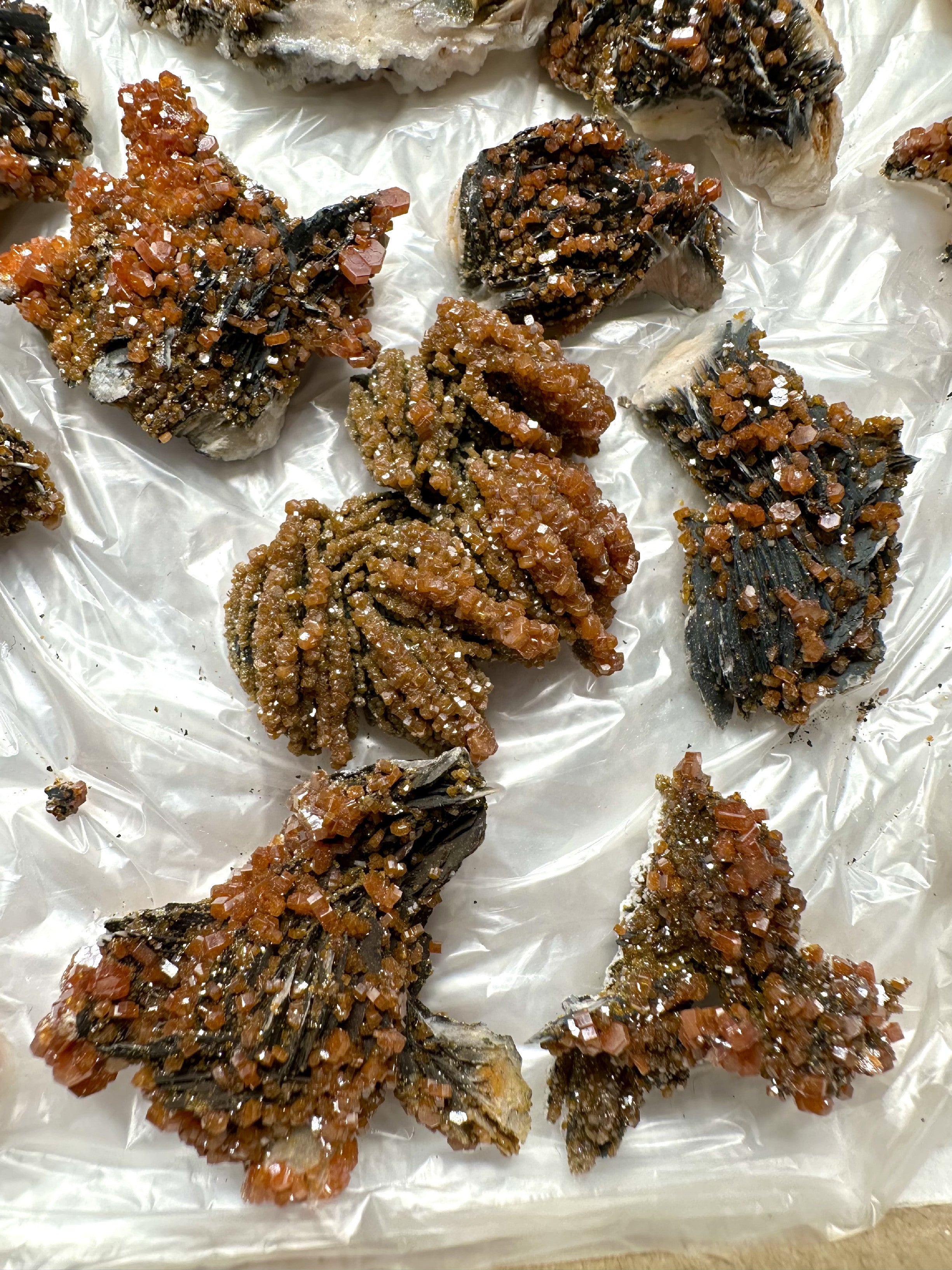 Vanadinite 3-5 cm – Morocco 1000g - VO5
