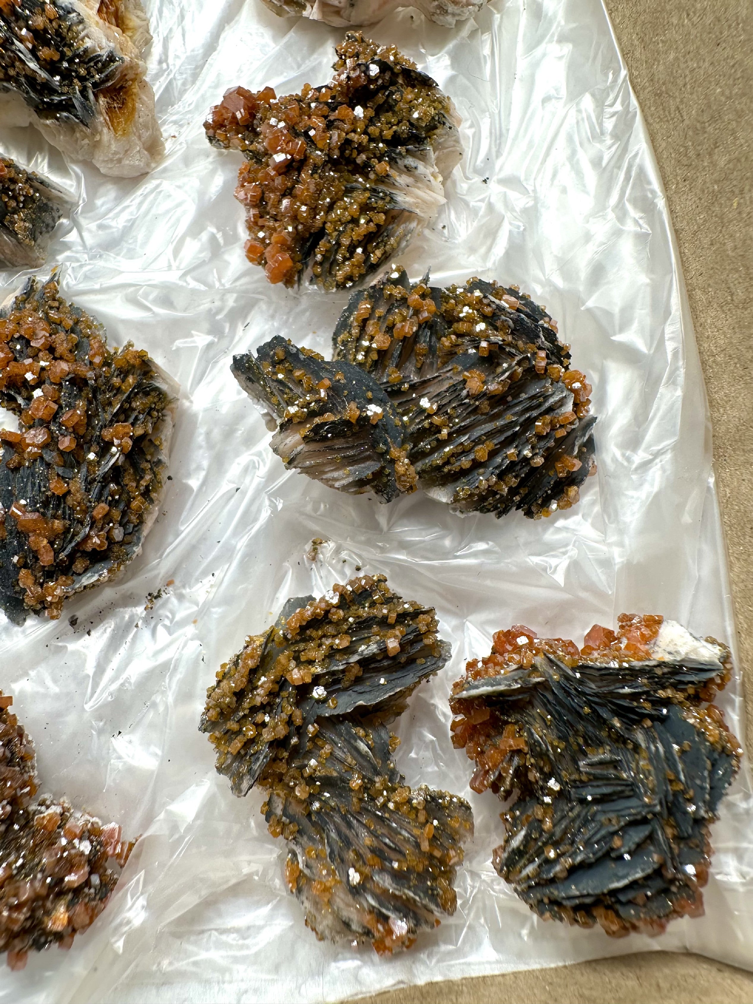 Vanadinite 3-5 cm – Morocco 1000g - VO5