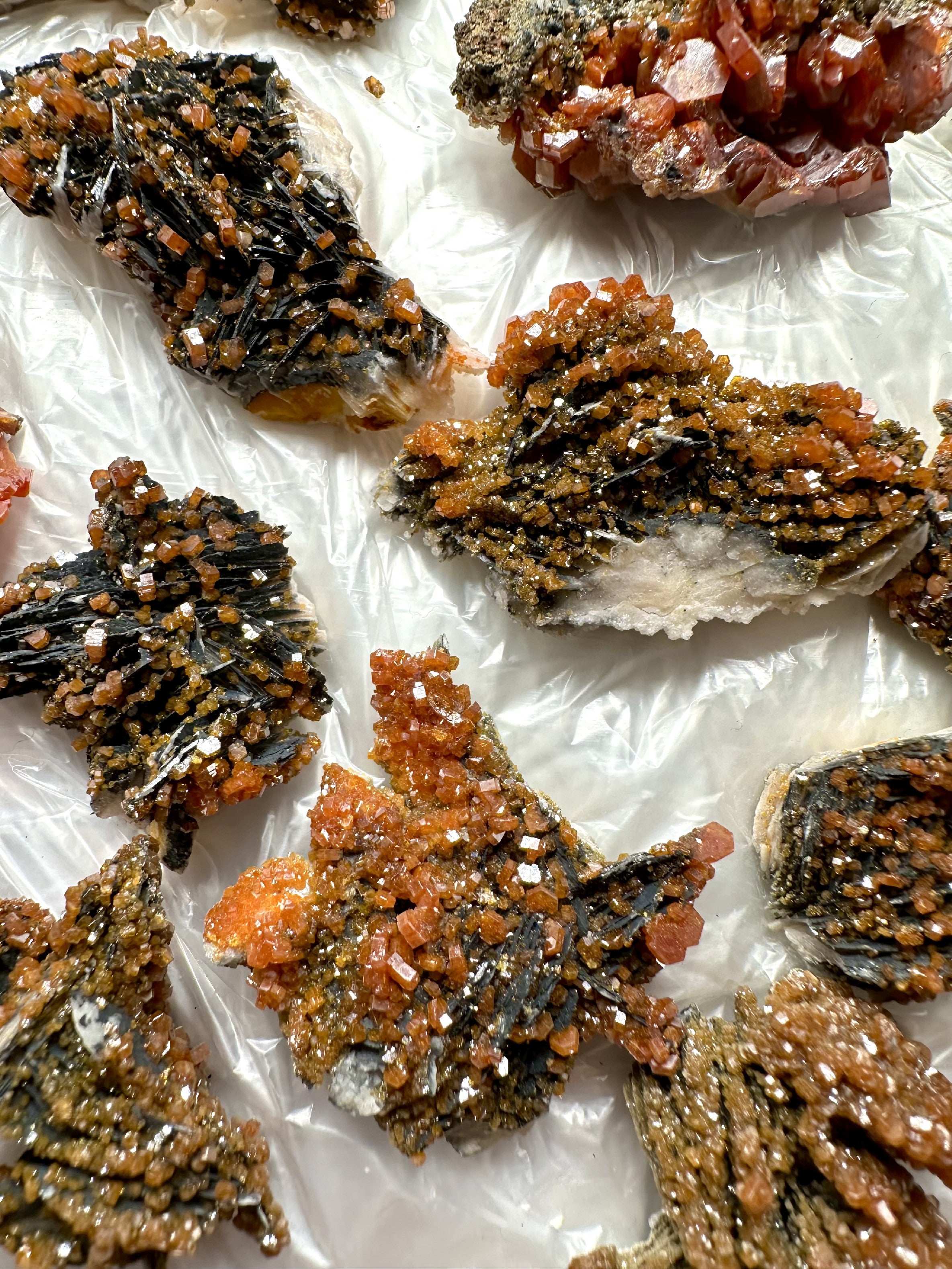 Vanadinite 3-5 cm – Morocco 1000g - VO5