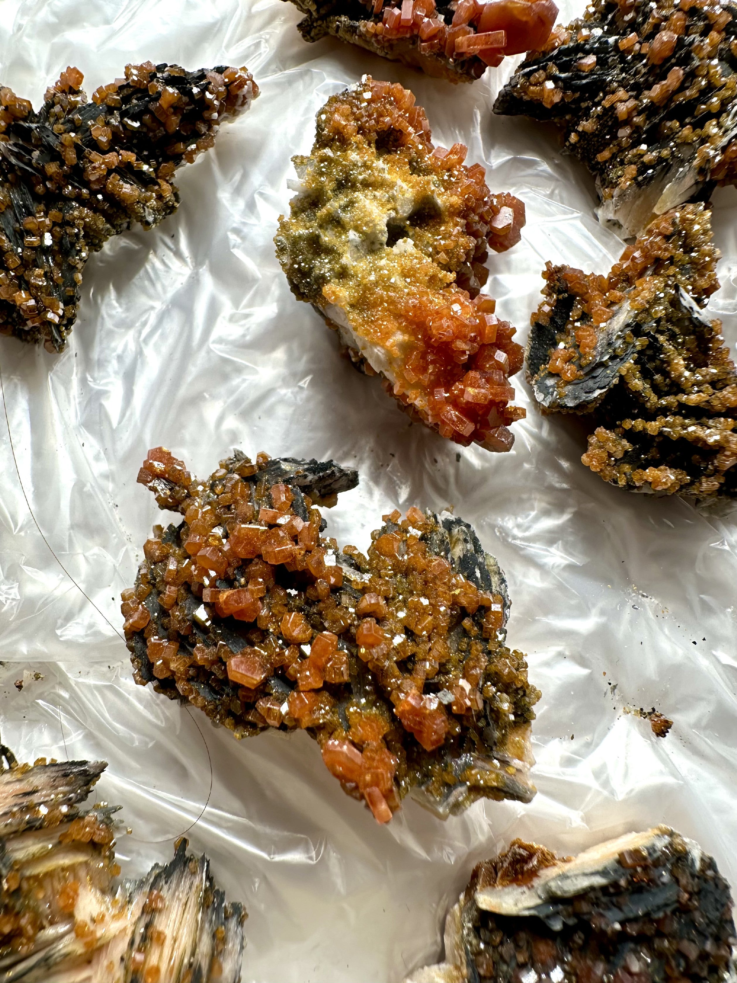 Vanadinite 3-5 cm – Morocco 1000g - VO5