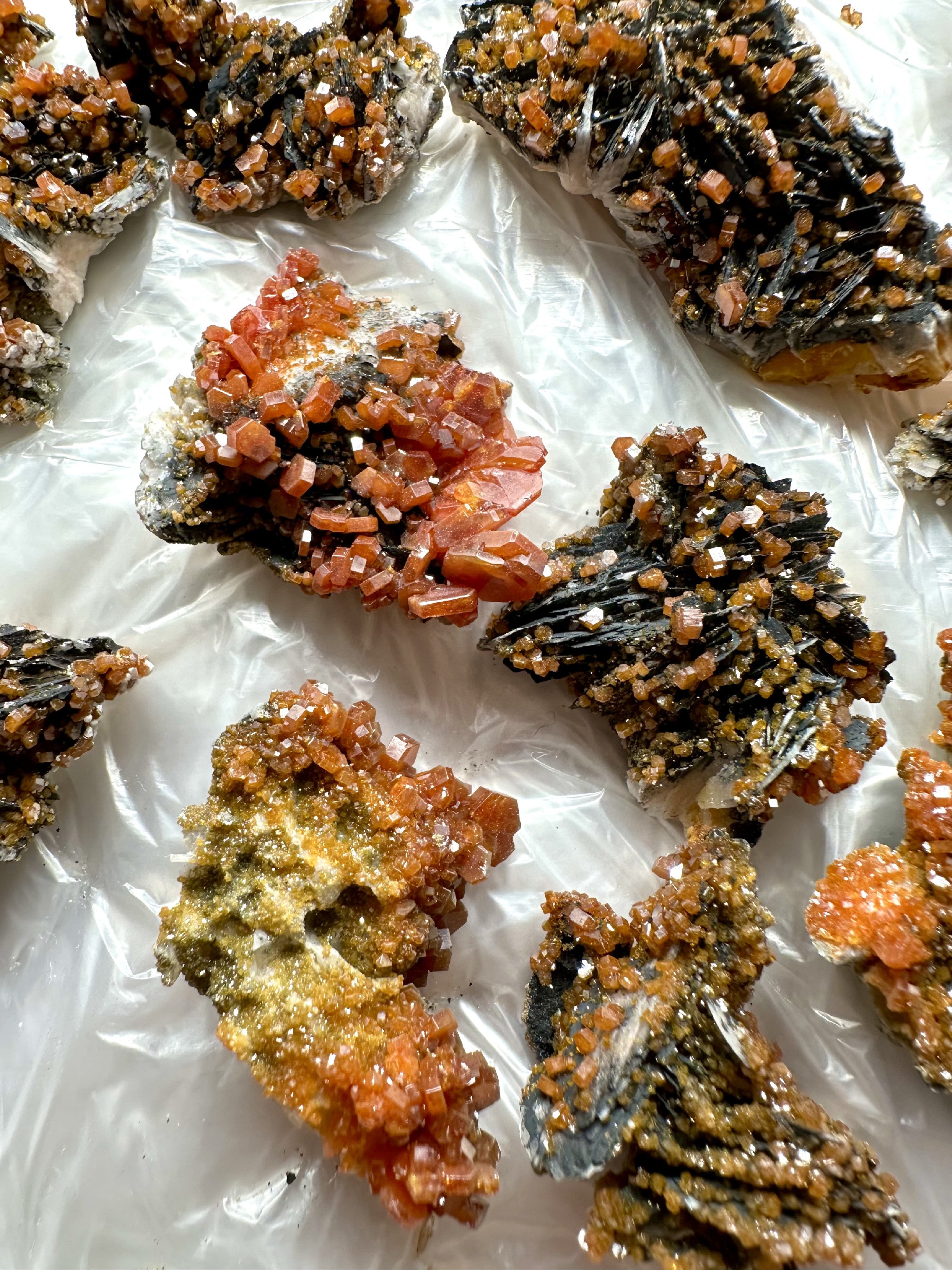 Vanadinite 3-5 cm – Morocco 1000g - VO5