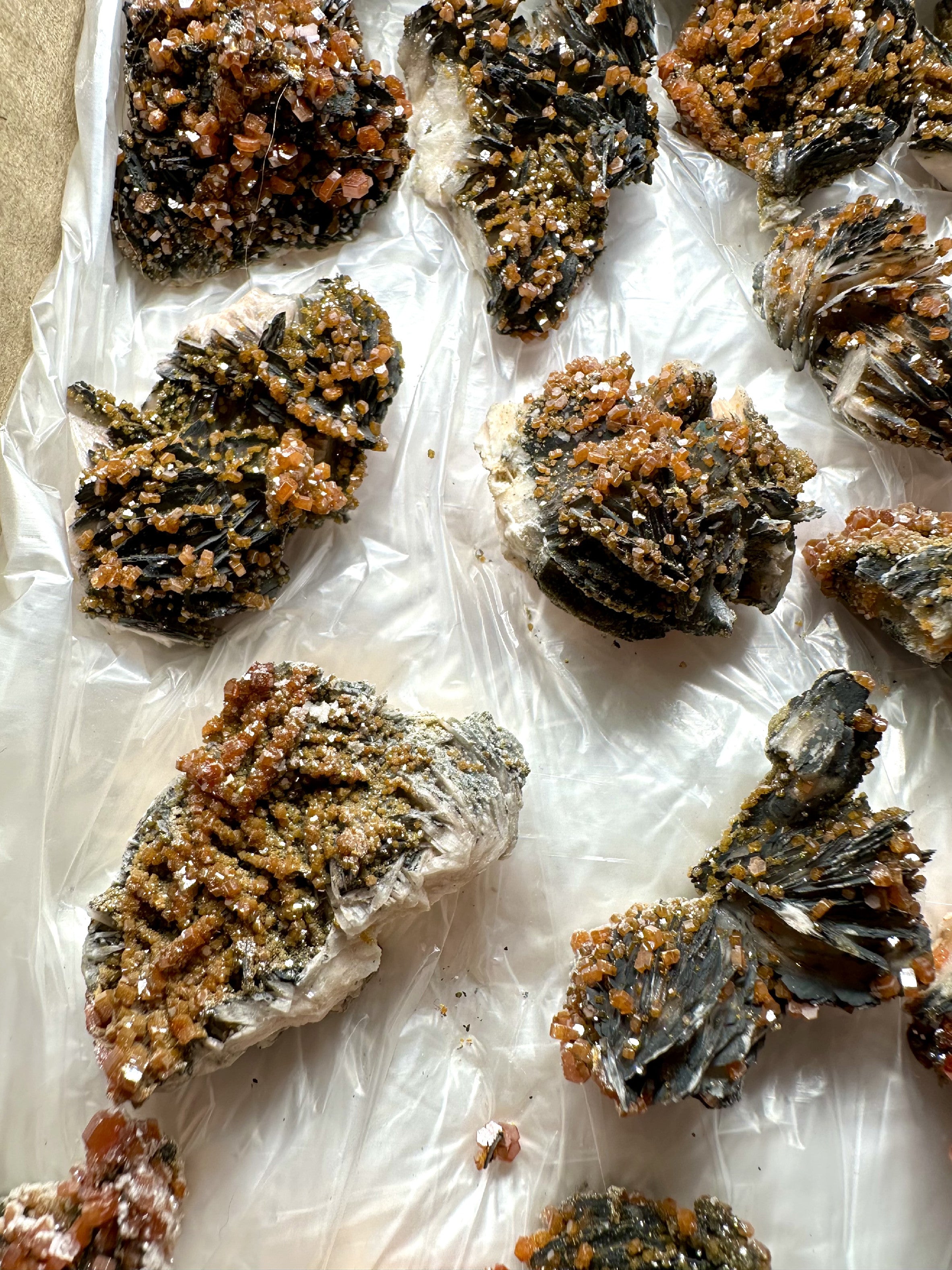 Vanadinite 3-5 cm – Morocco 1000g - VO5