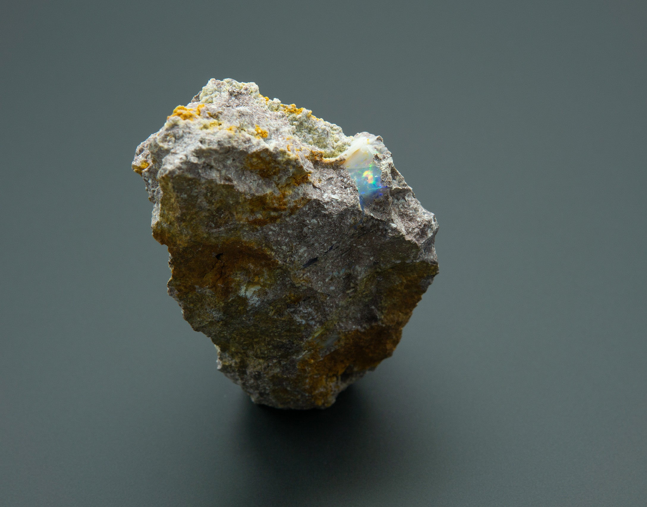 Precious opal – Dubnik, Slovakia - SOP016