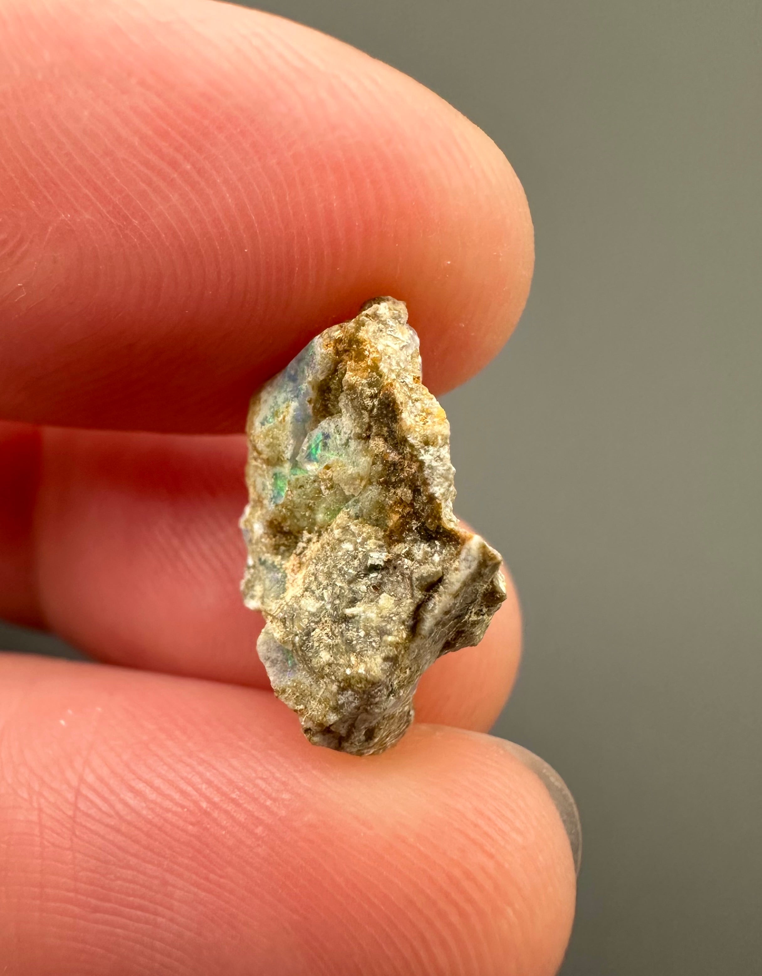 Precious opal – Dubnik, Slovakia - SOP019