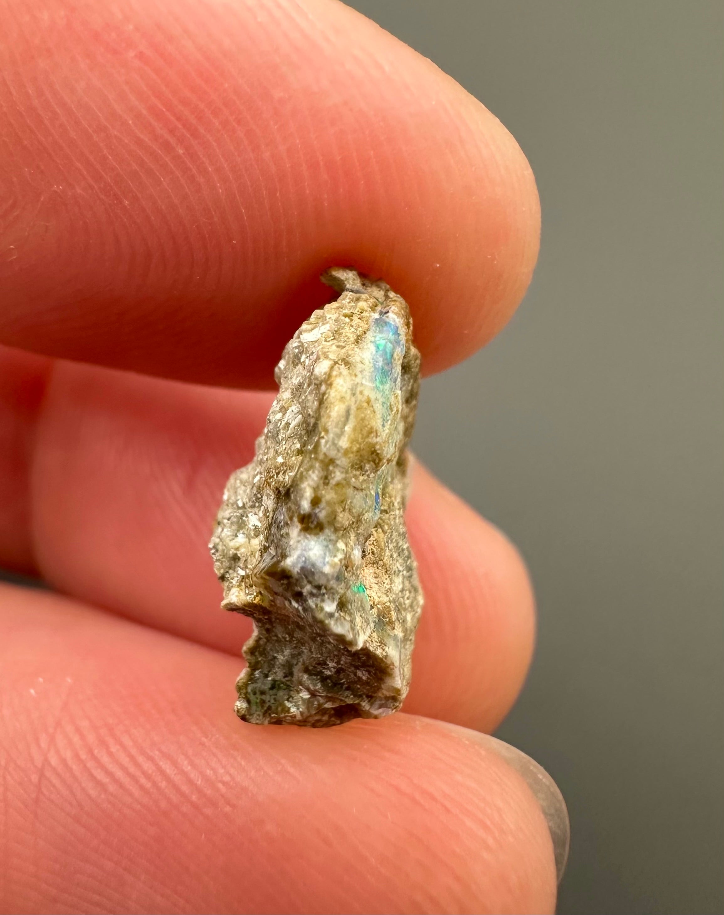 Precious opal – Dubnik, Slovakia - SOP019