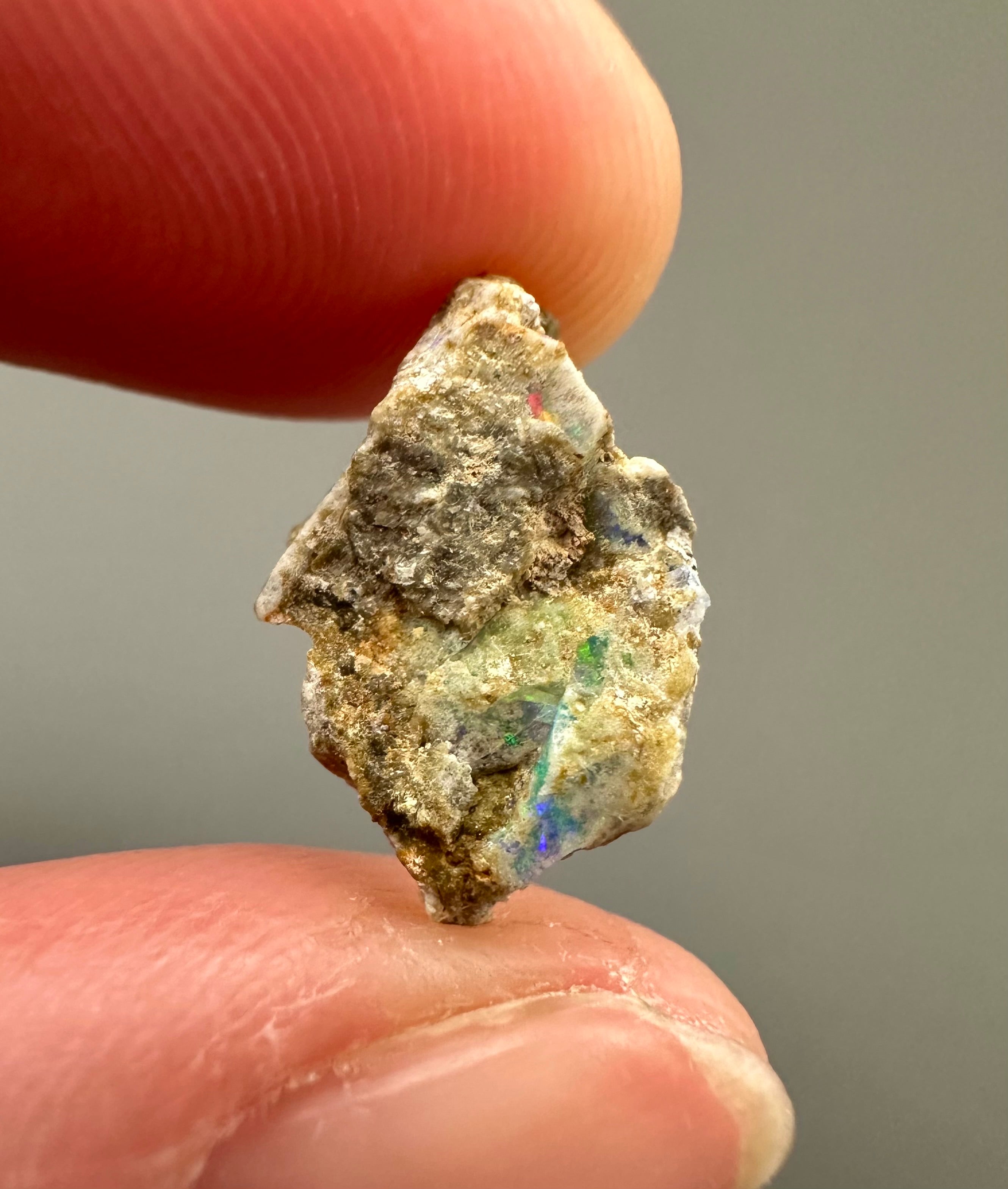 Precious opal – Dubnik, Slovakia - SOP019