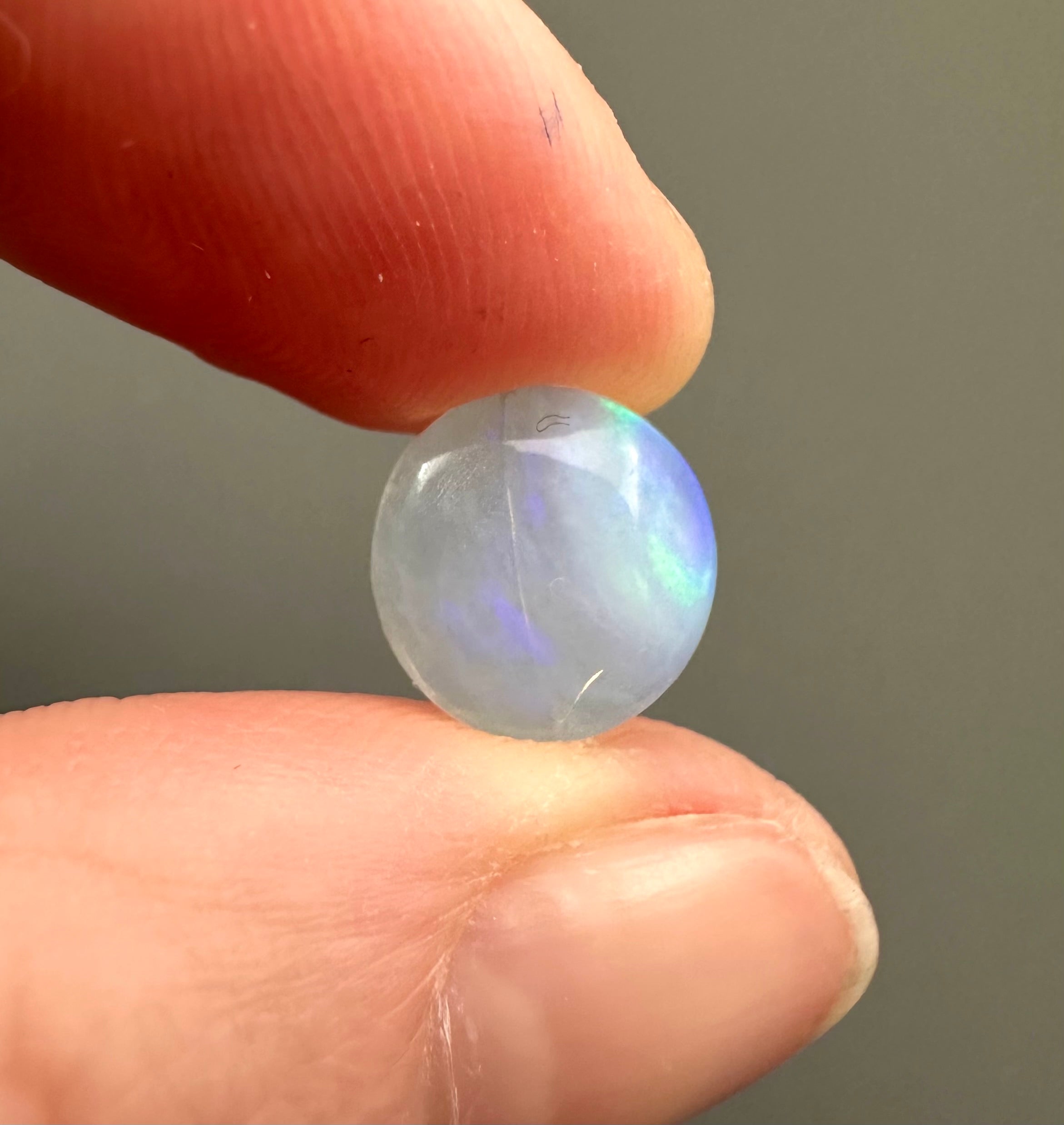 Precious opal – Cabochon – Dubniky, Slovakia - DOPK02