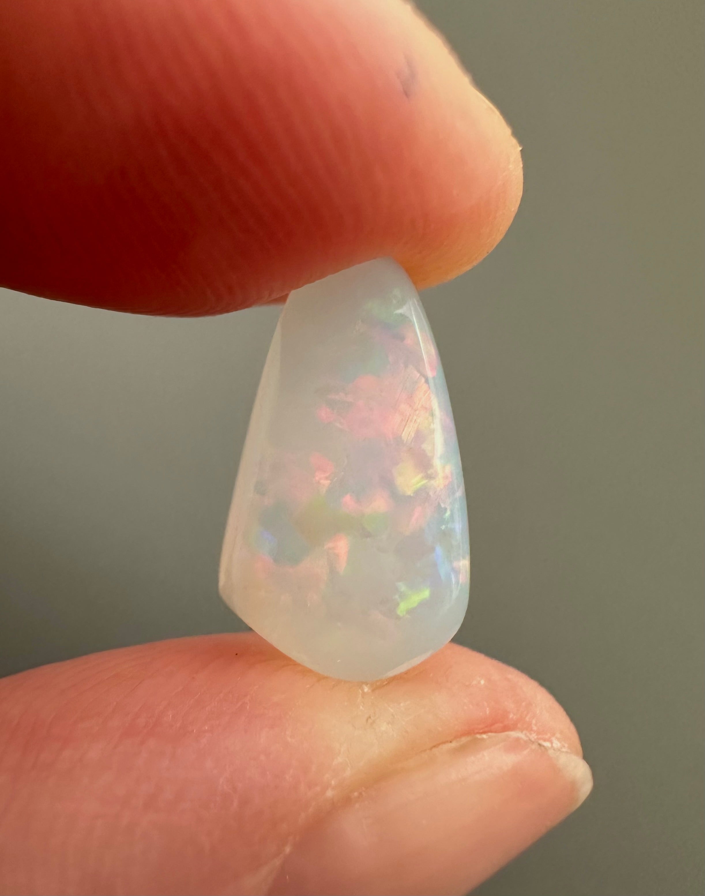 Precious opal – Cabochon – Dubniky, Slovakia - DOPK03