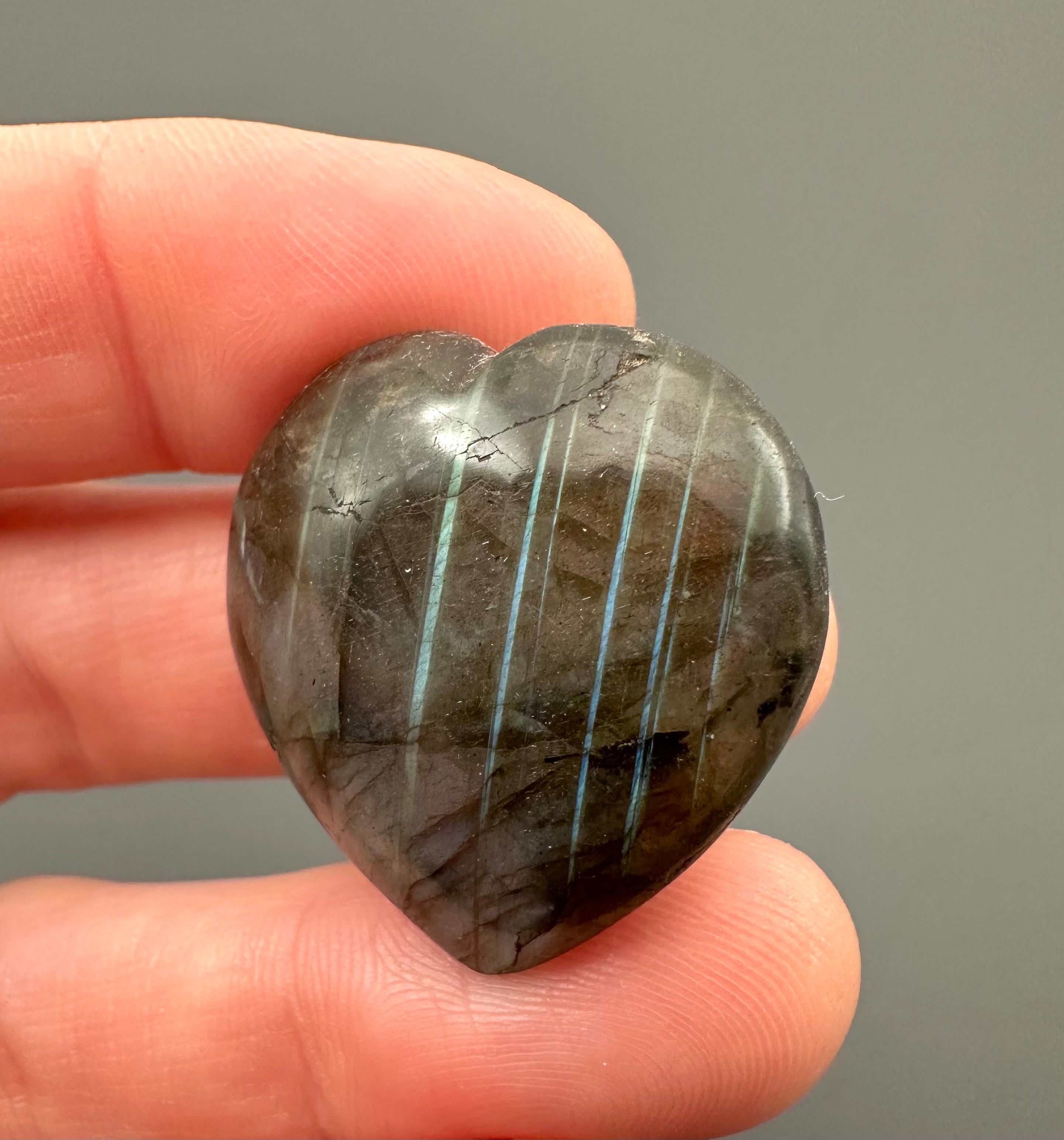 Labradorite heart 2,7 cm – Madagascar - L012