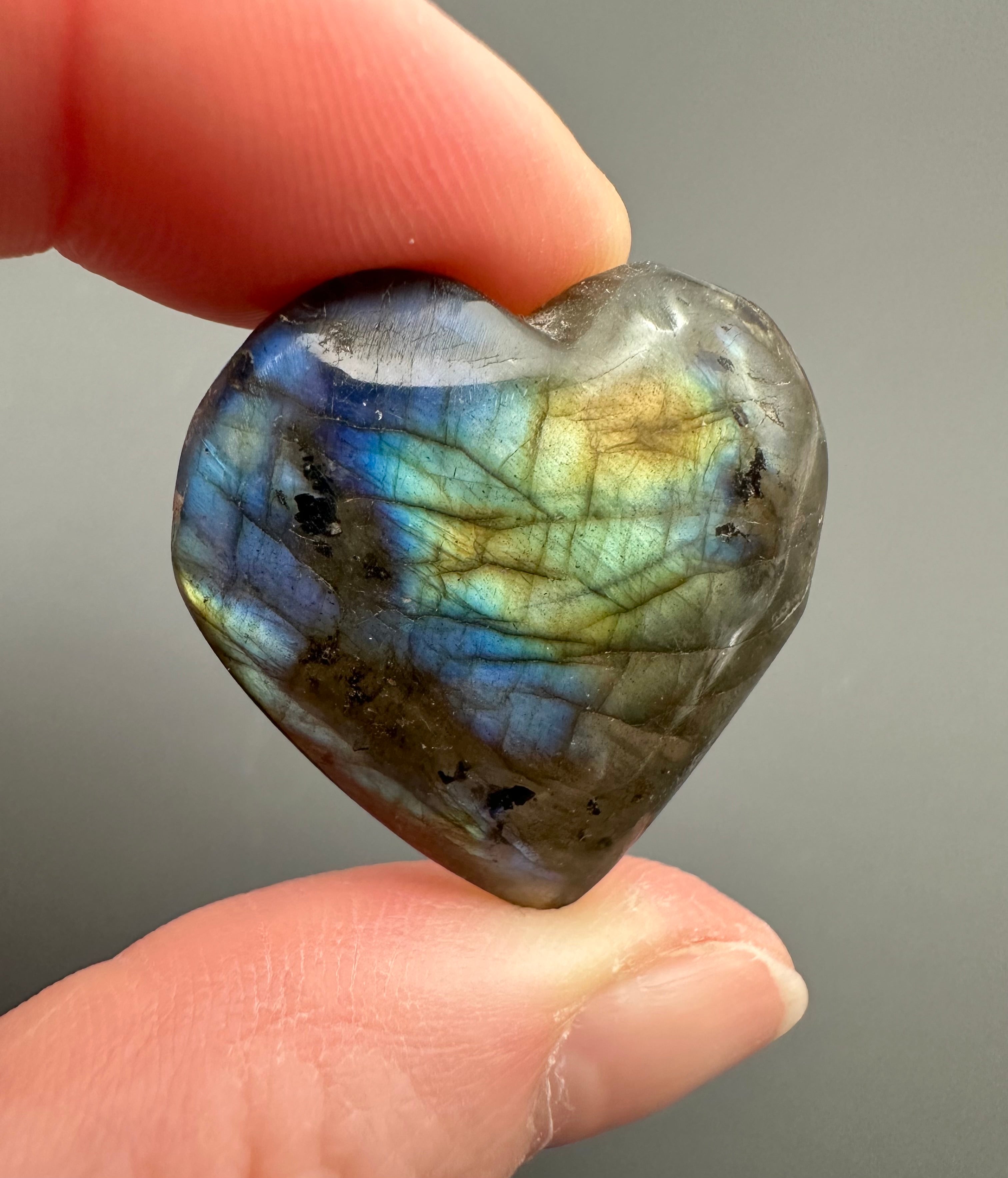 Labradorite heart 2,8 cm – Madagascar - L013
