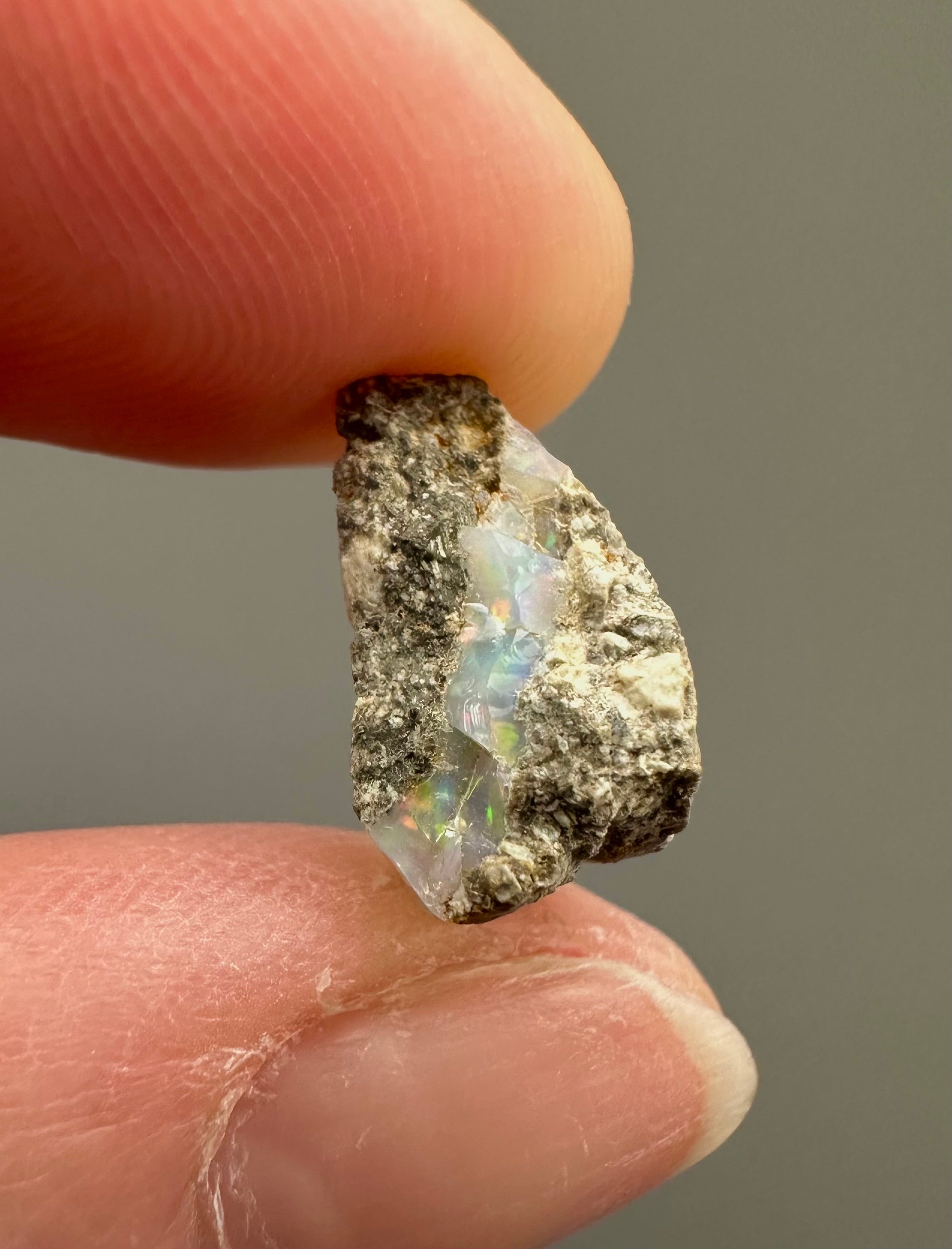 Precious opal – Dubnik, Slovakia - SOP027