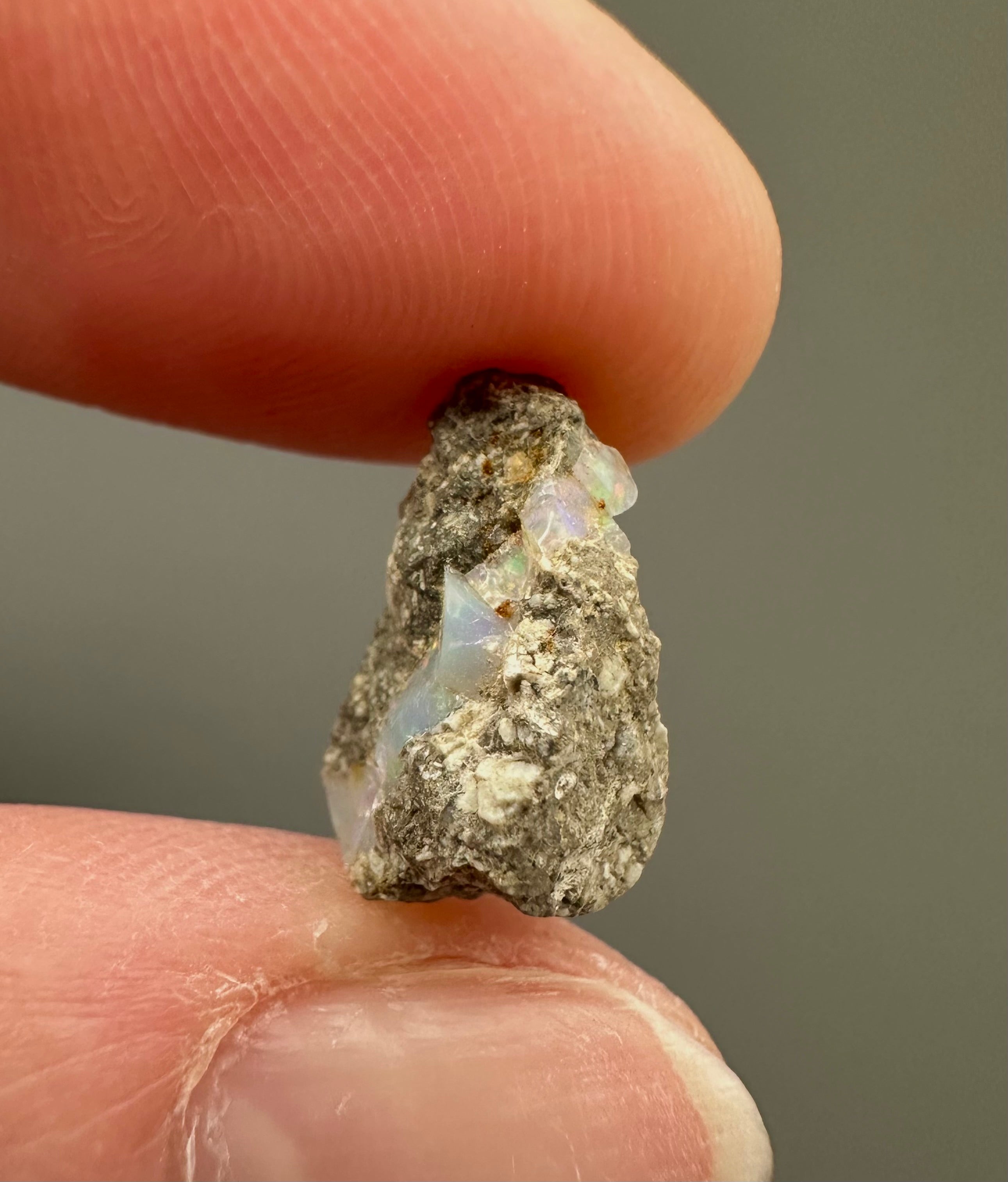 Precious opal – Dubnik, Slovakia - SOP027