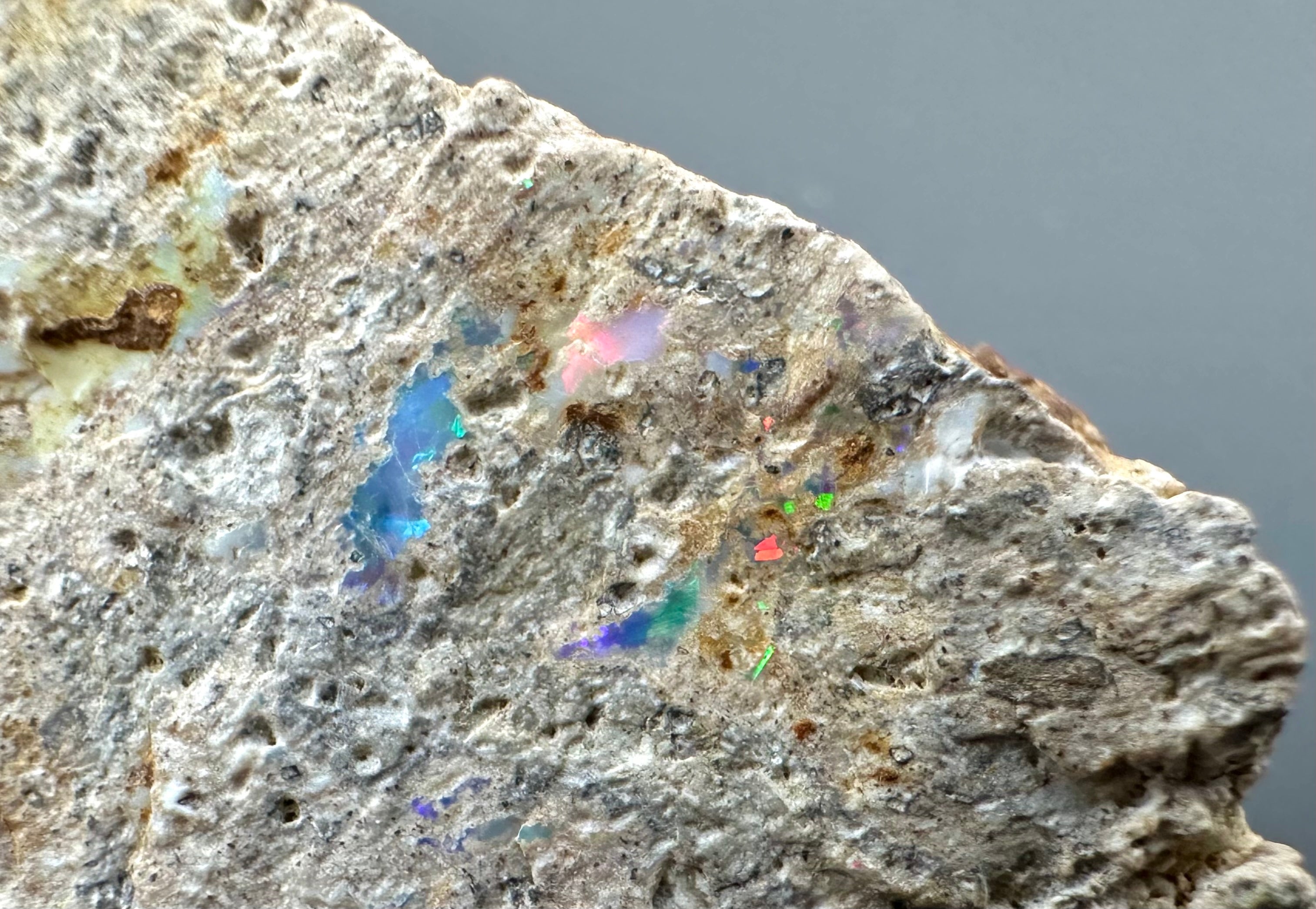 Precious opal – Dubnik, Slovakia - SOP032