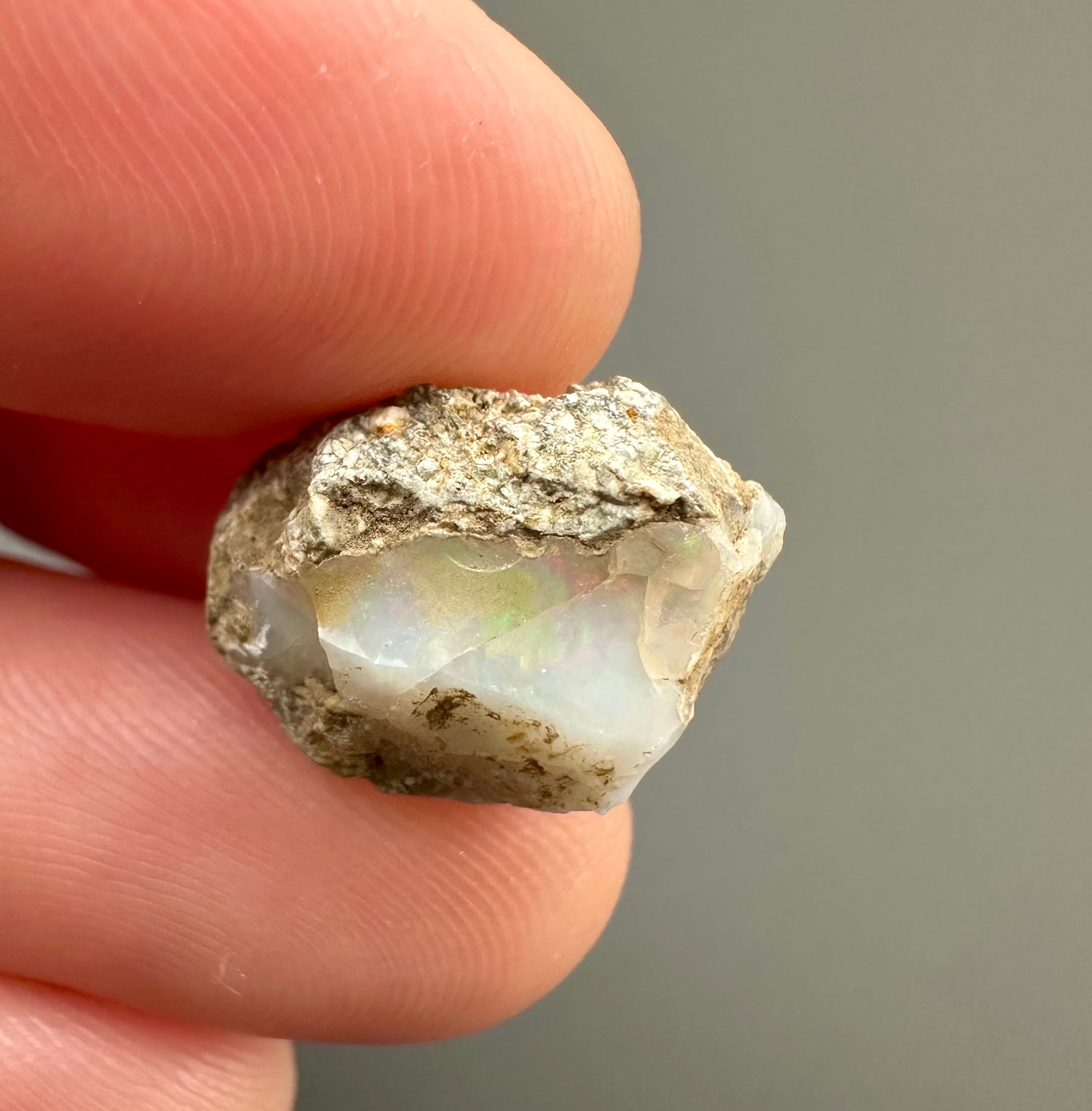 Precious opal – Dubnik, Slovakia - SOP034