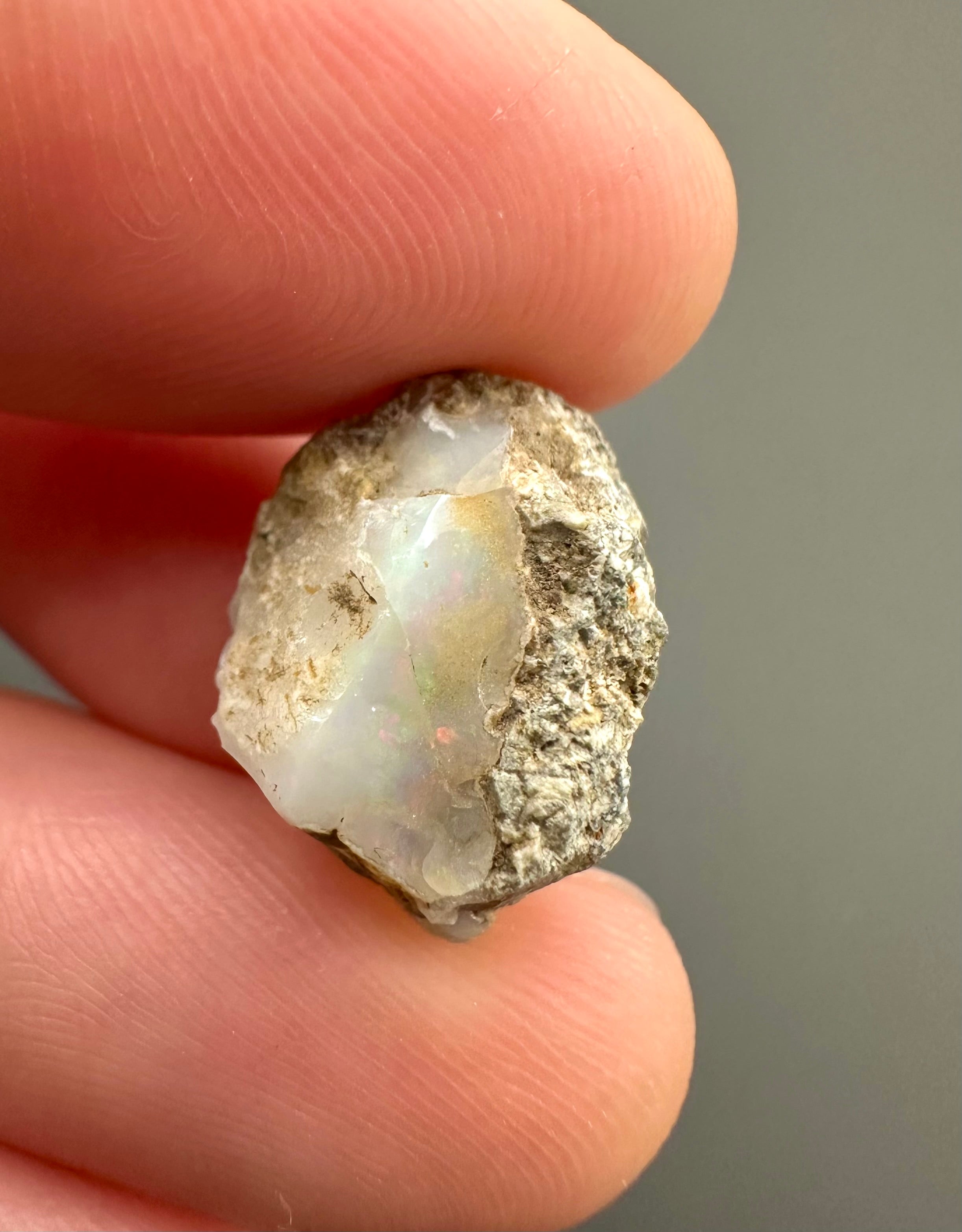 Precious opal – Dubnik, Slovakia - SOP034