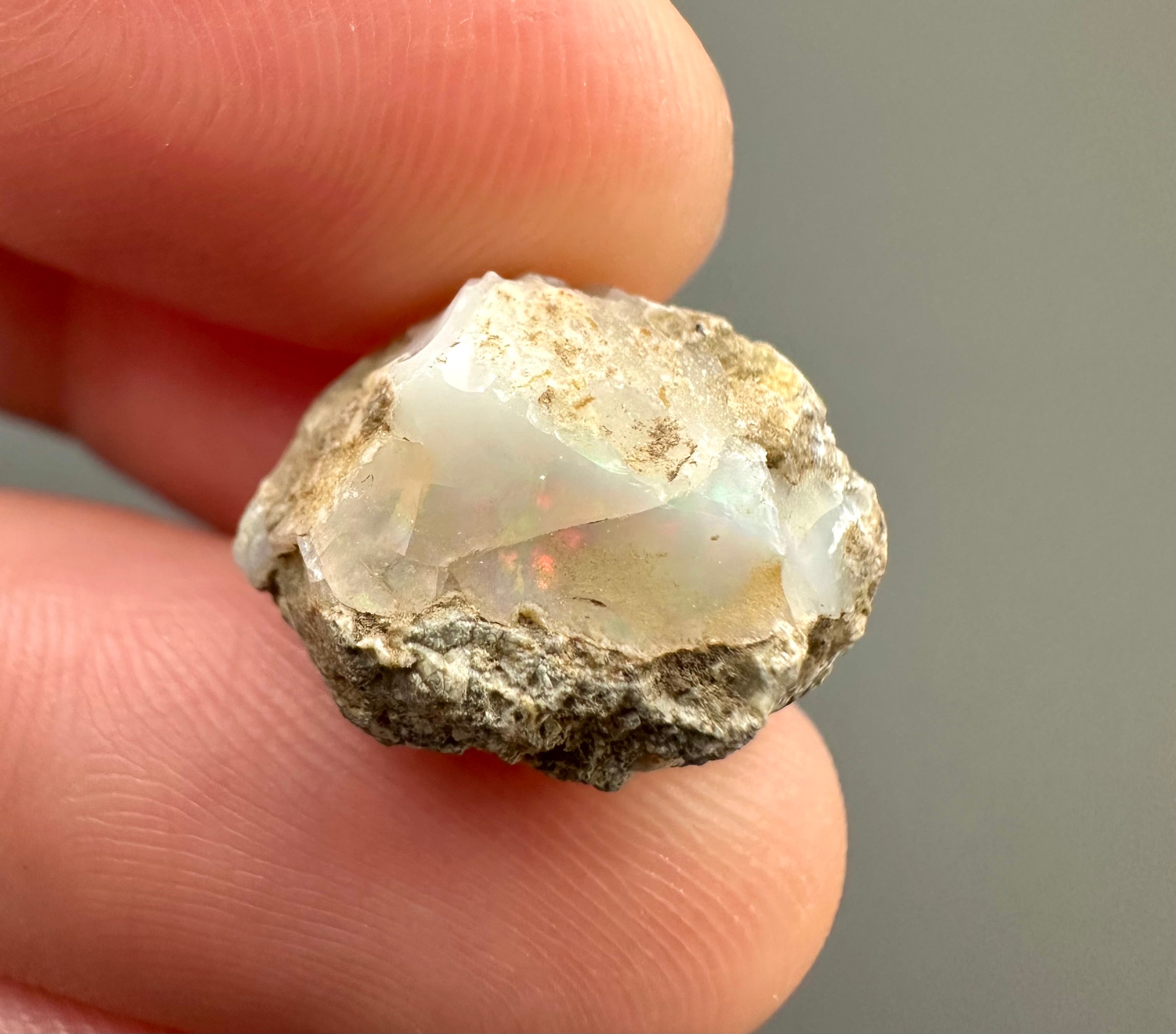 Precious opal – Dubnik, Slovakia - SOP034