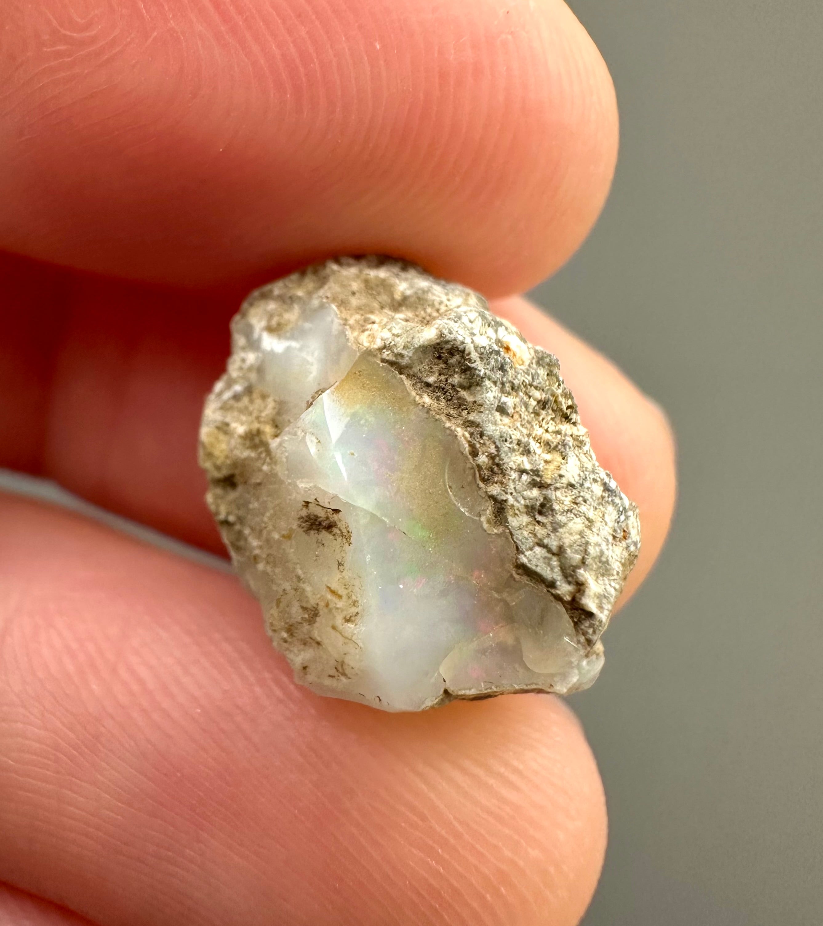 Precious opal – Dubnik, Slovakia - SOP034