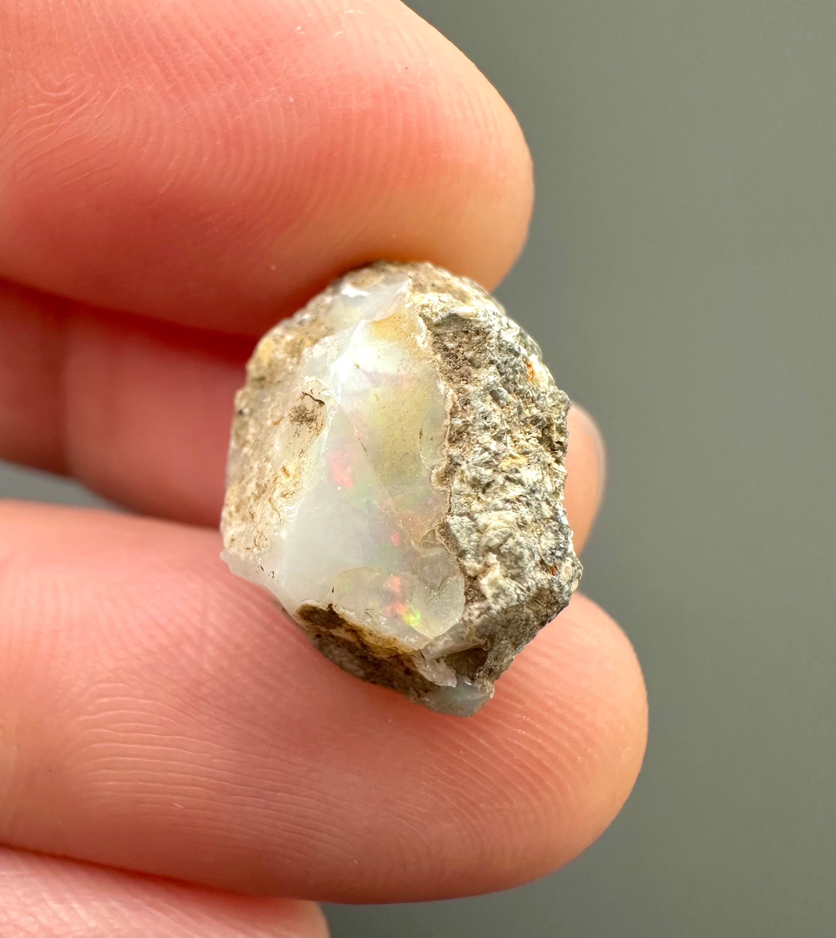 Precious opal – Dubnik, Slovakia - SOP034