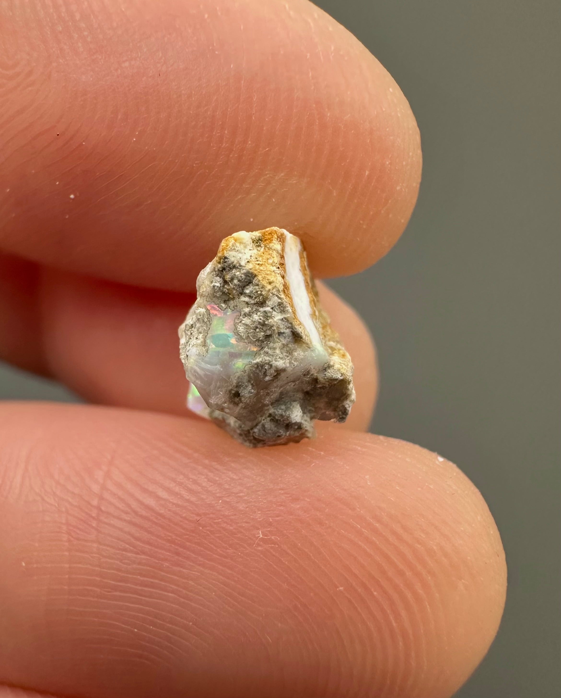Precious opal – Dubnik, Slovakia - SOP036