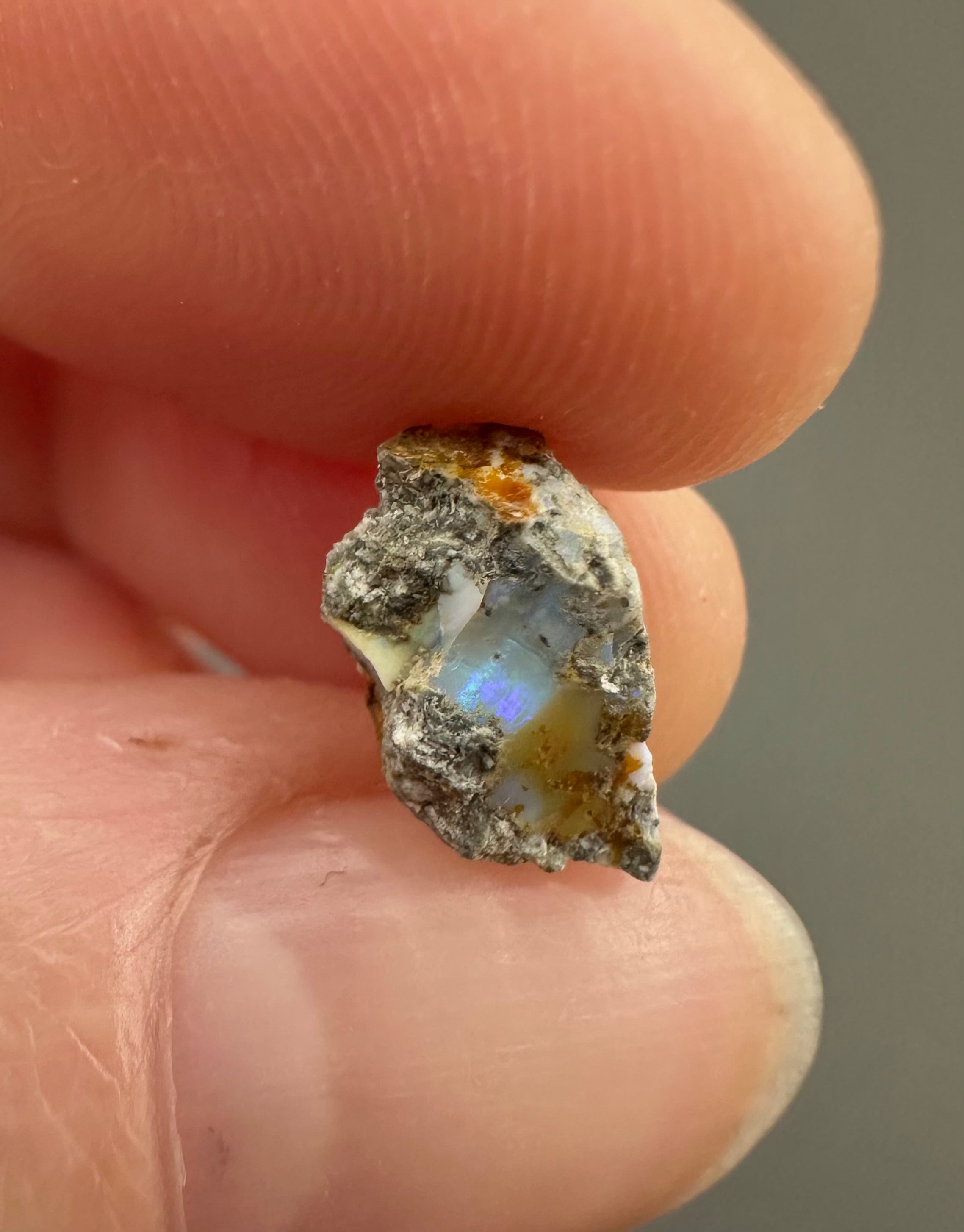 Precious opal – Dubnik, Slovakia - SOP037