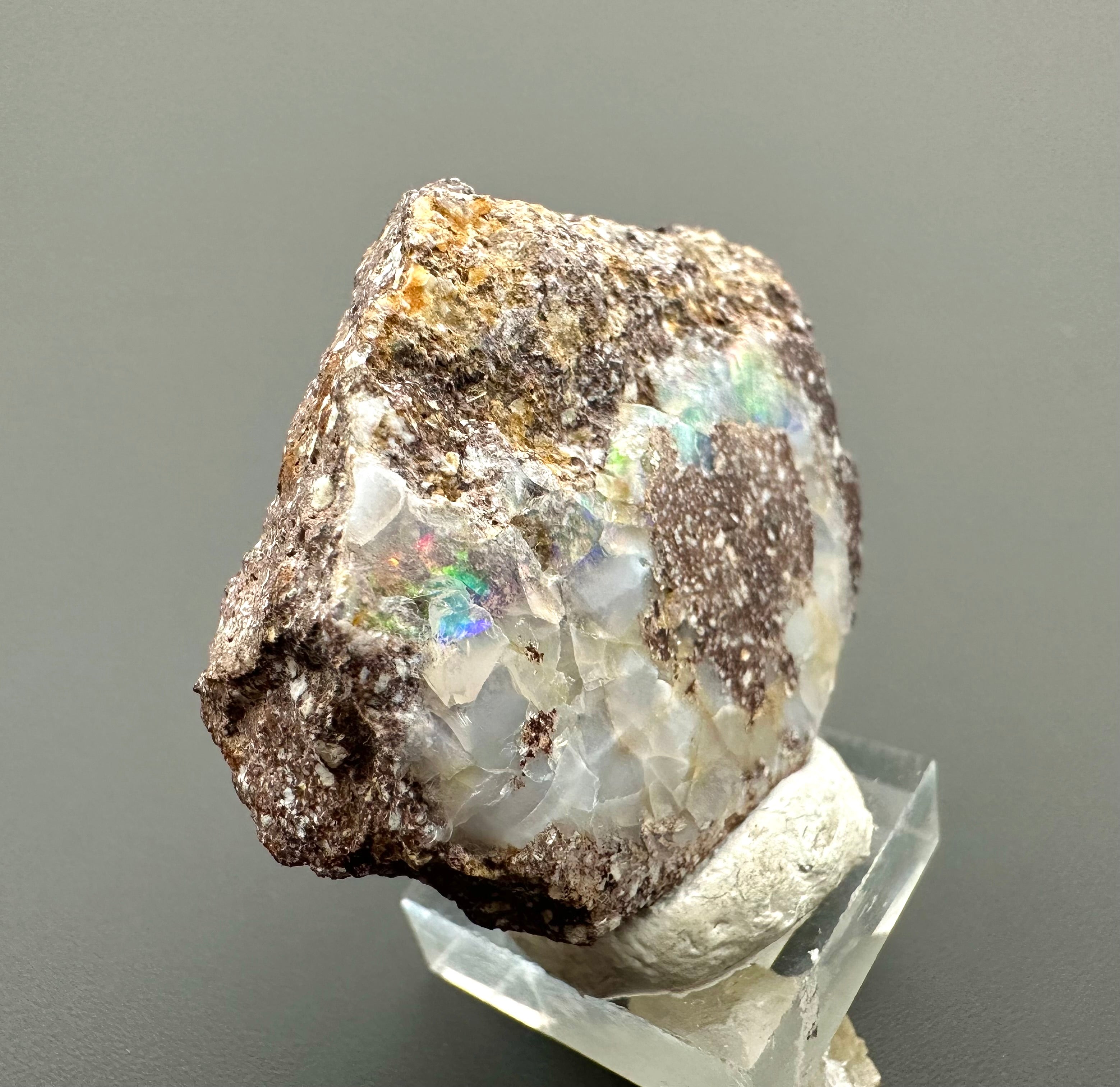 Precious opal – Dubnik, Slovakia - SOP041