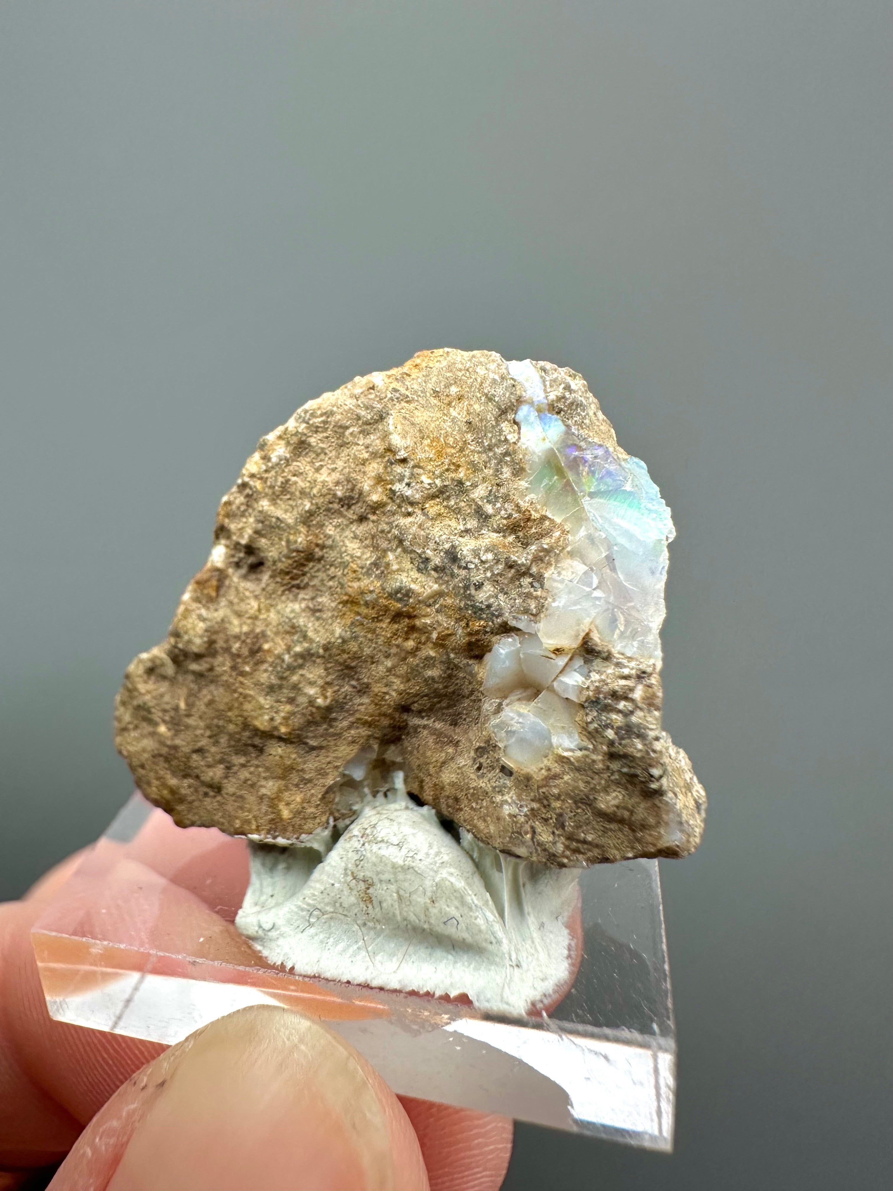Precious opal – Dubnik, Slovakia - SOP061