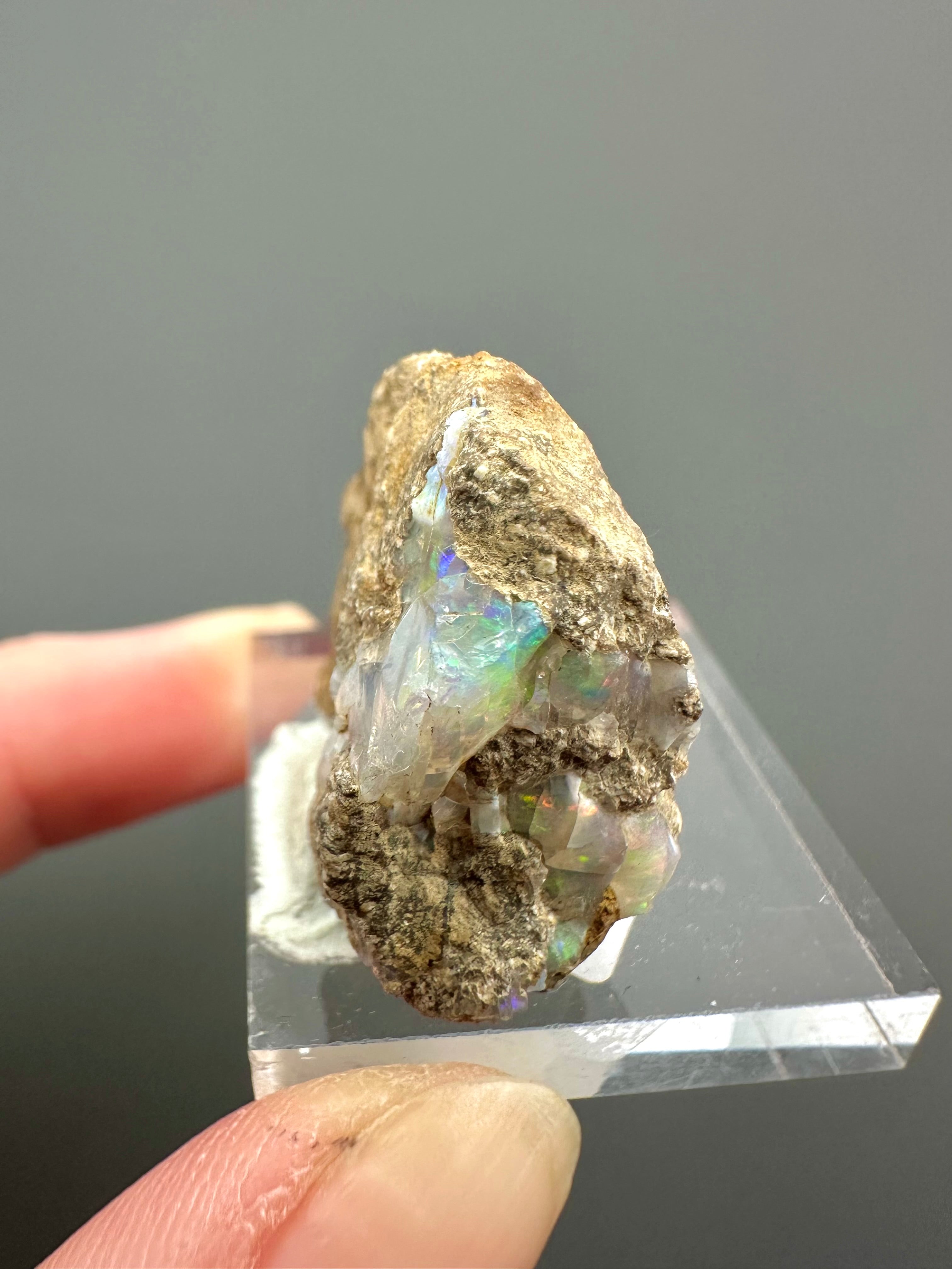 Precious opal – Dubnik, Slovakia - SOP061