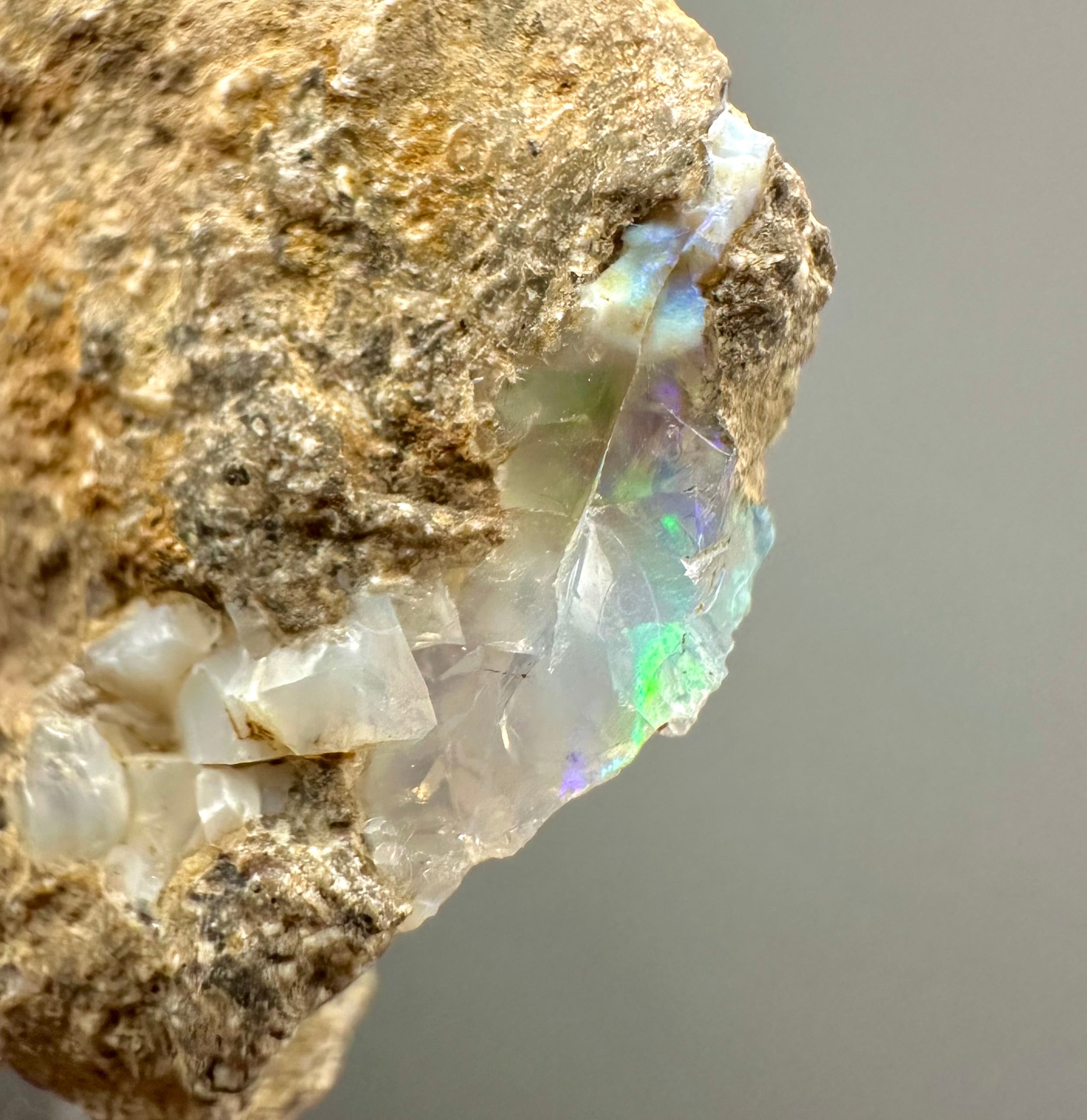 Precious opal – Dubnik, Slovakia - SOP061