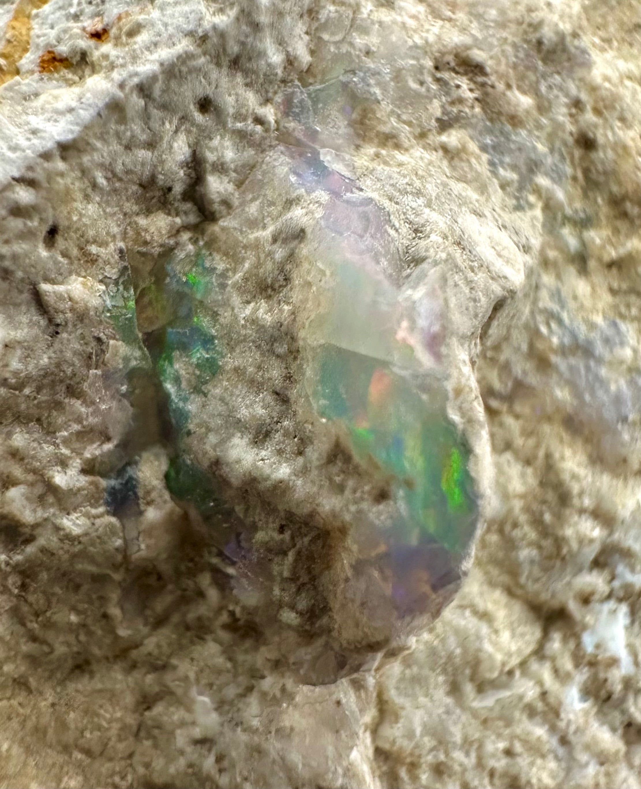 Precious opal – Dubnik, Slovakia - SOP062