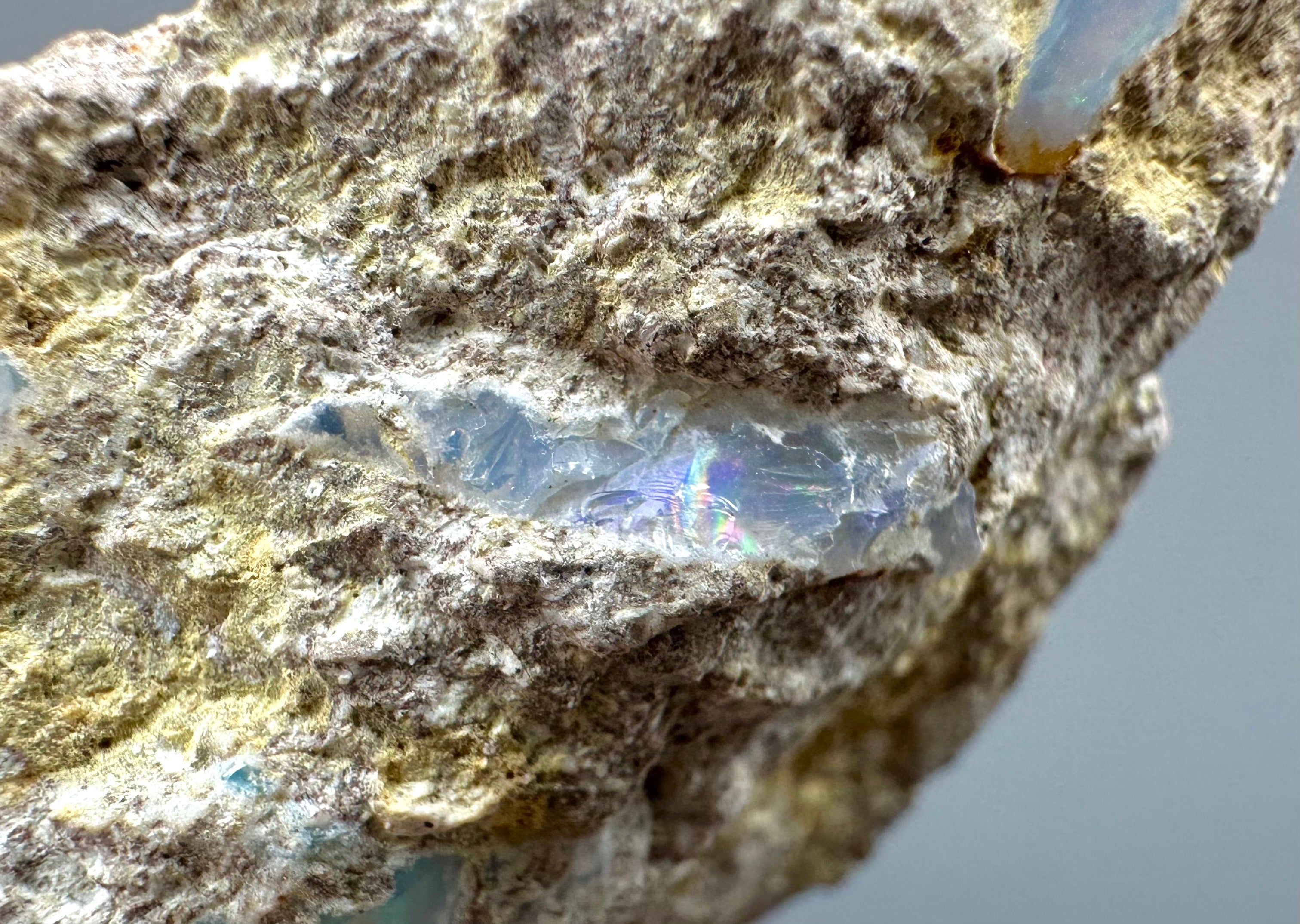 Precious opal – Dubnik, Slovakia - SOP063