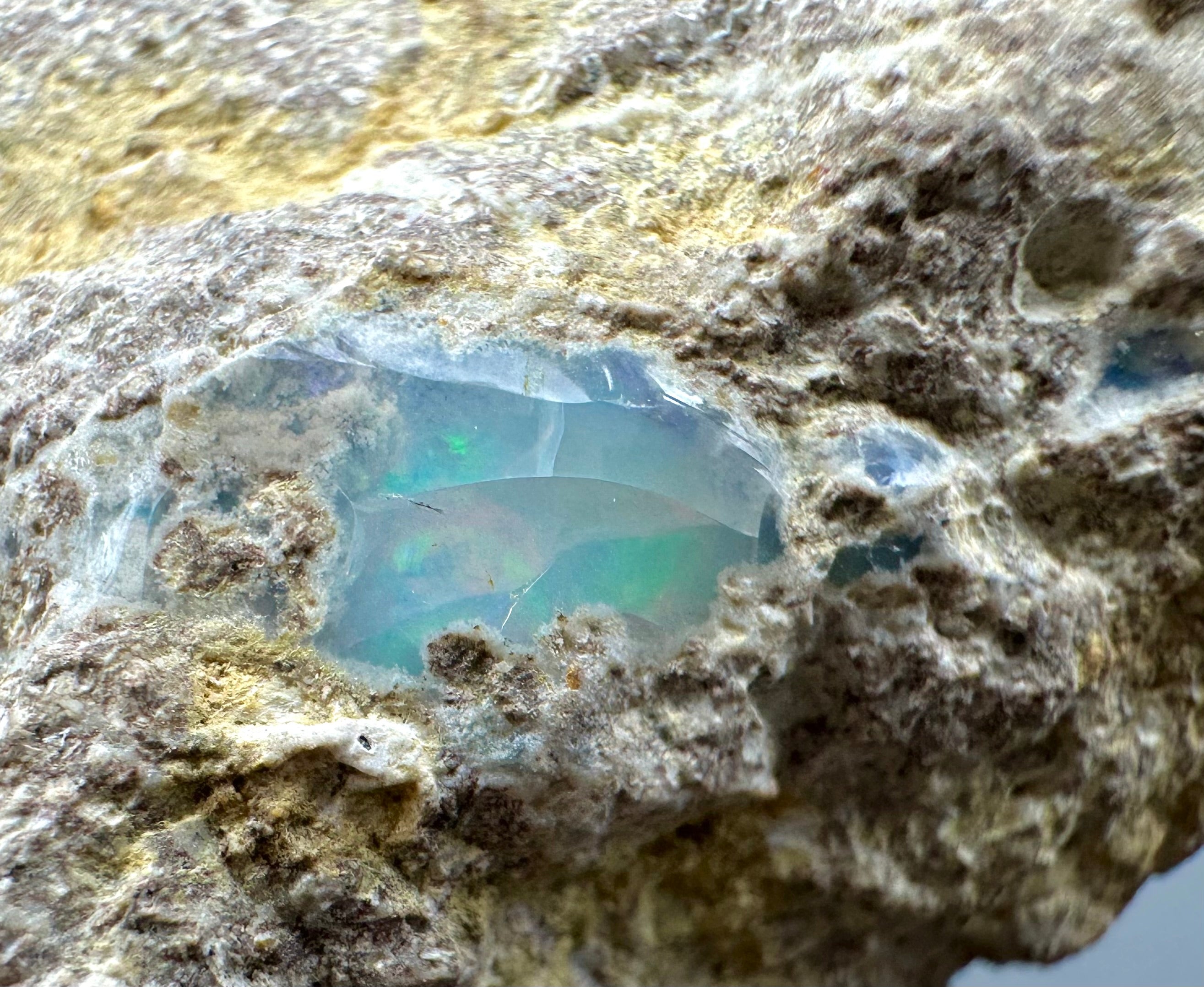 Precious opal – Dubnik, Slovakia - SOP063