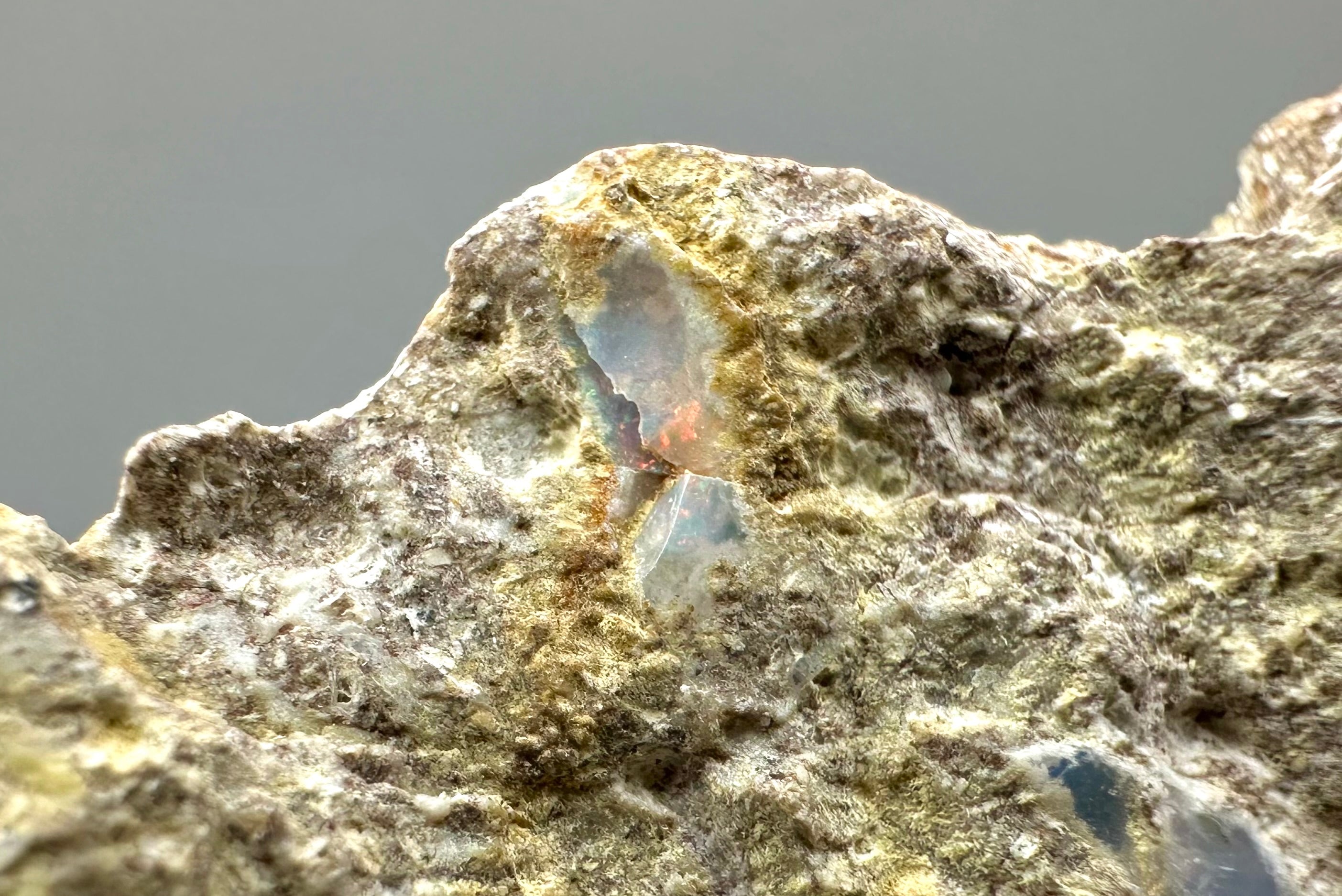 Precious opal – Dubnik, Slovakia - SOP063