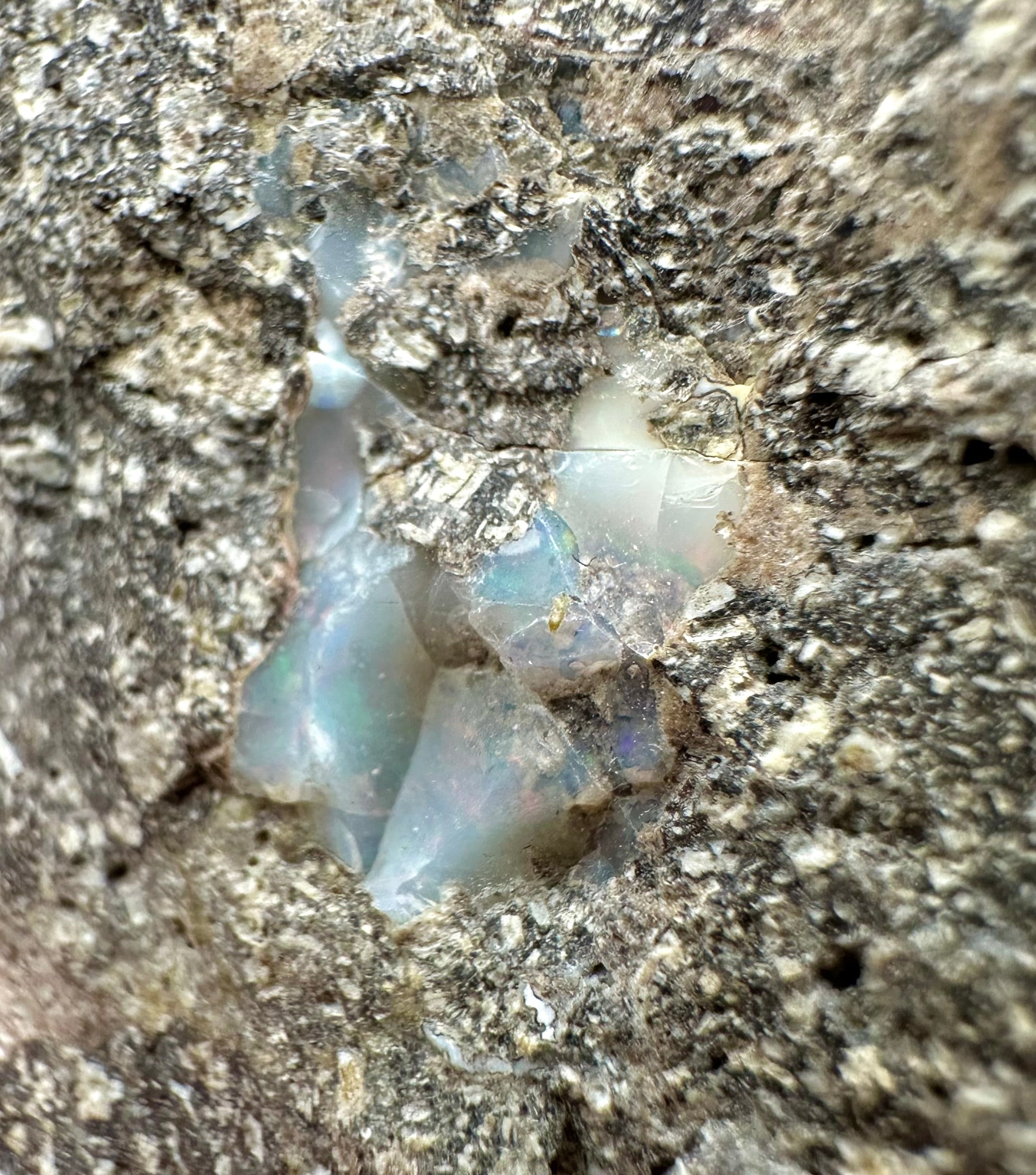 Precious opal – Dubnik, Slovakia - SOP064