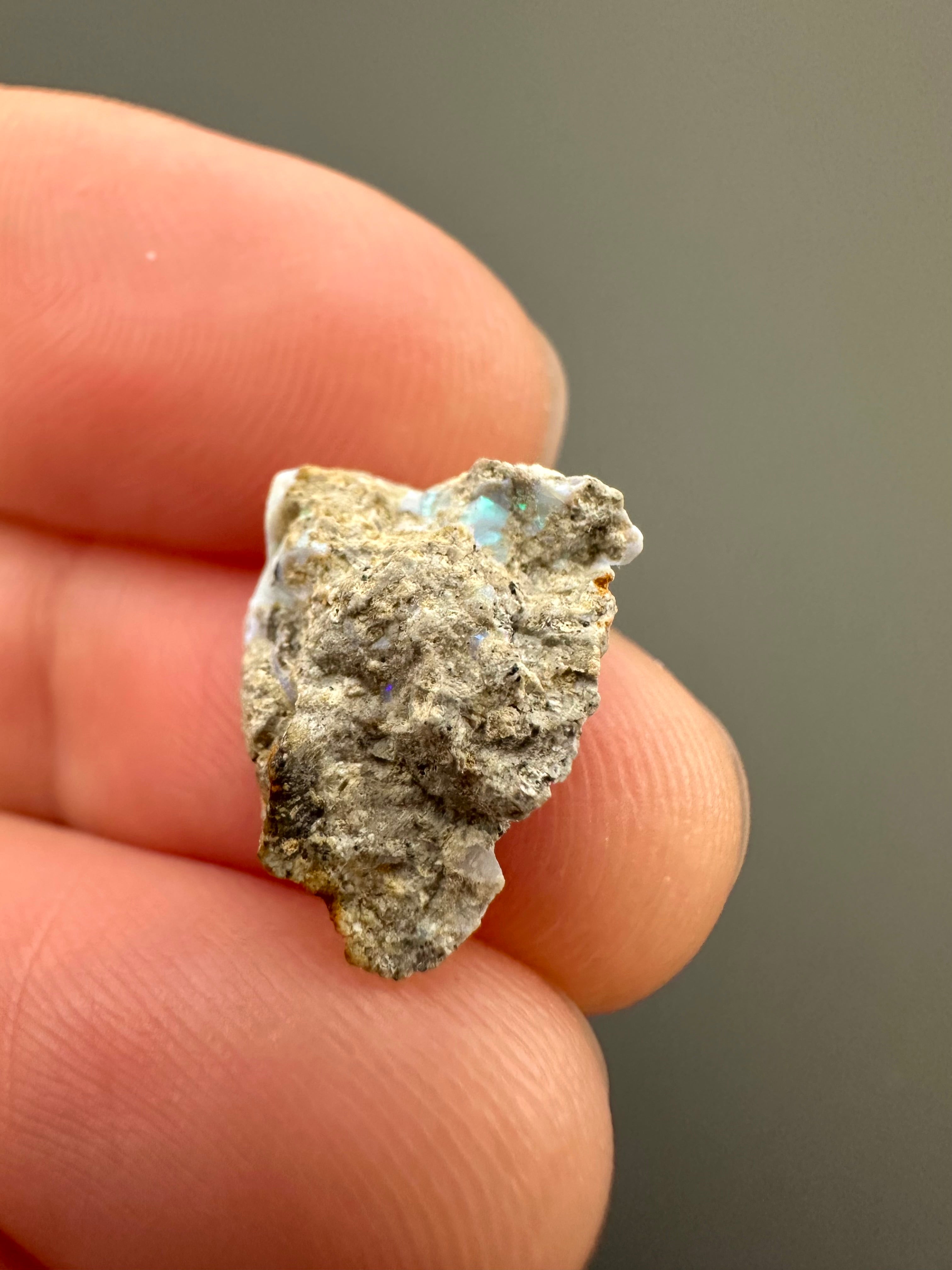 Precious opal – Dubnik, Slovakia - SOP065