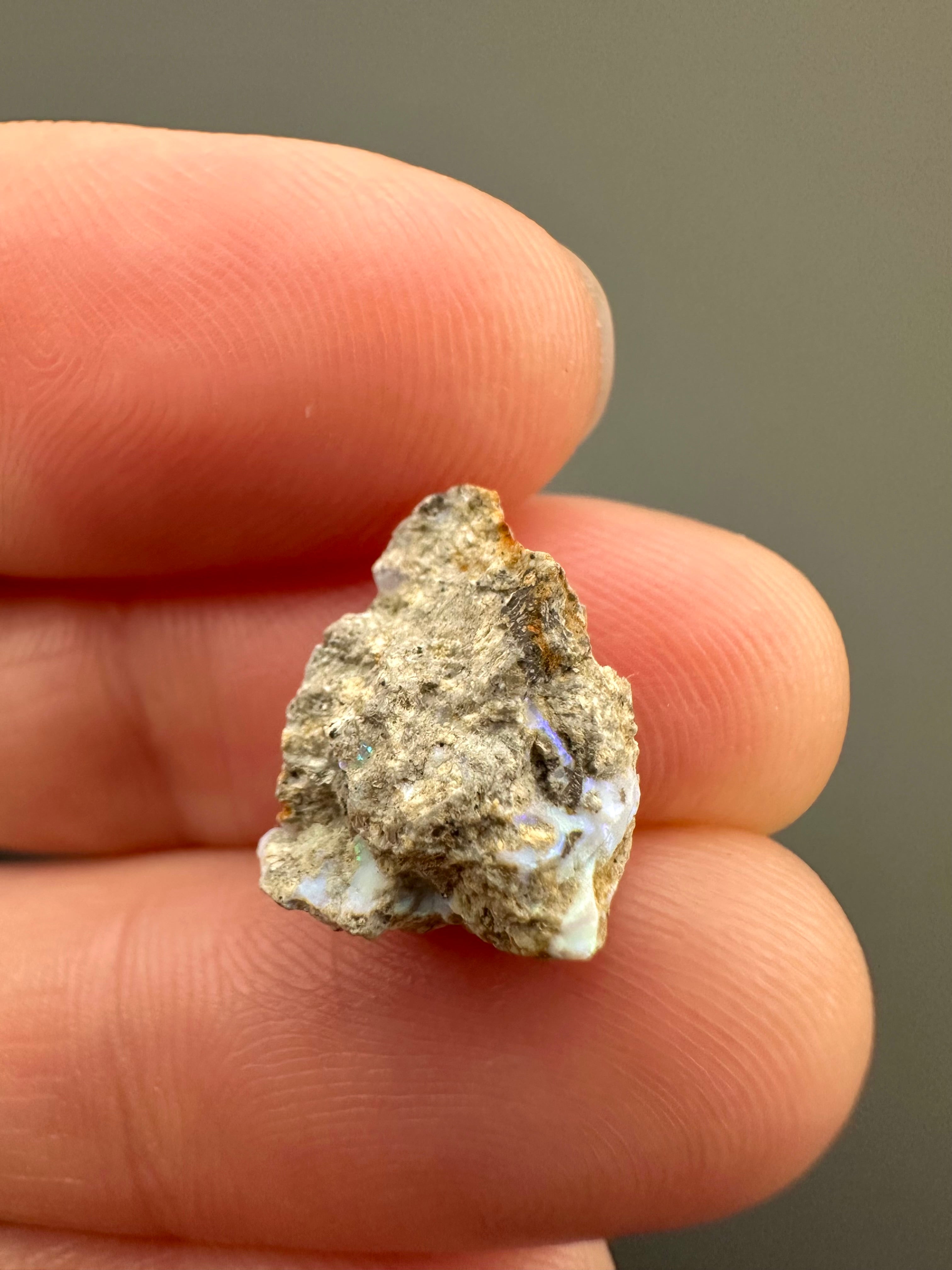 Precious opal – Dubnik, Slovakia - SOP065