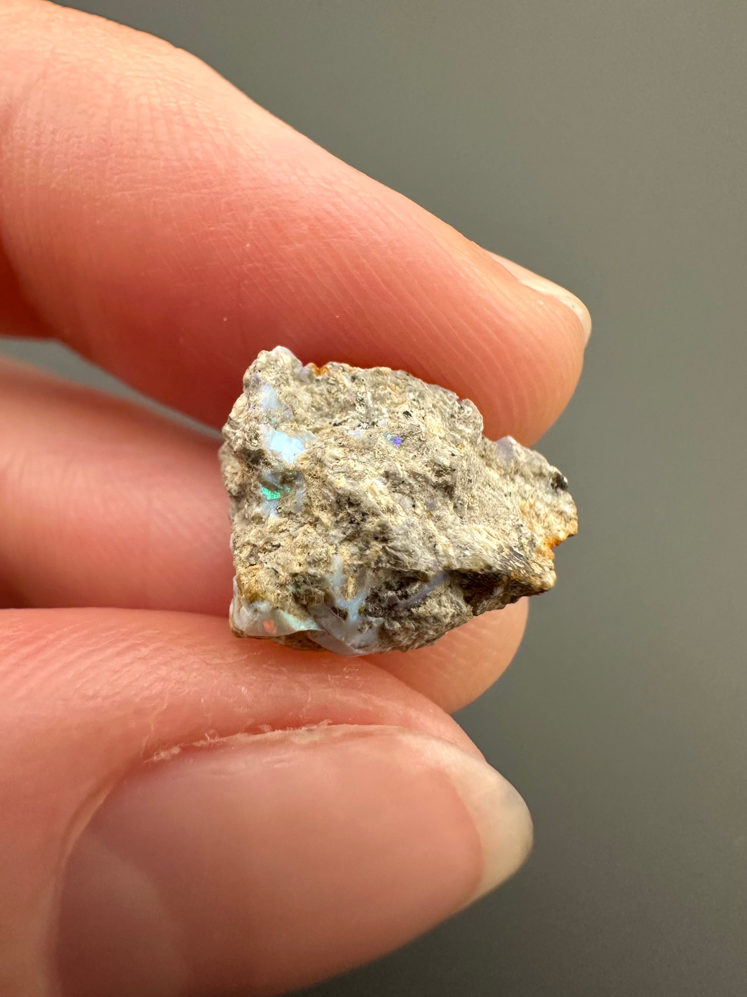 Precious opal – Dubnik, Slovakia - SOP065