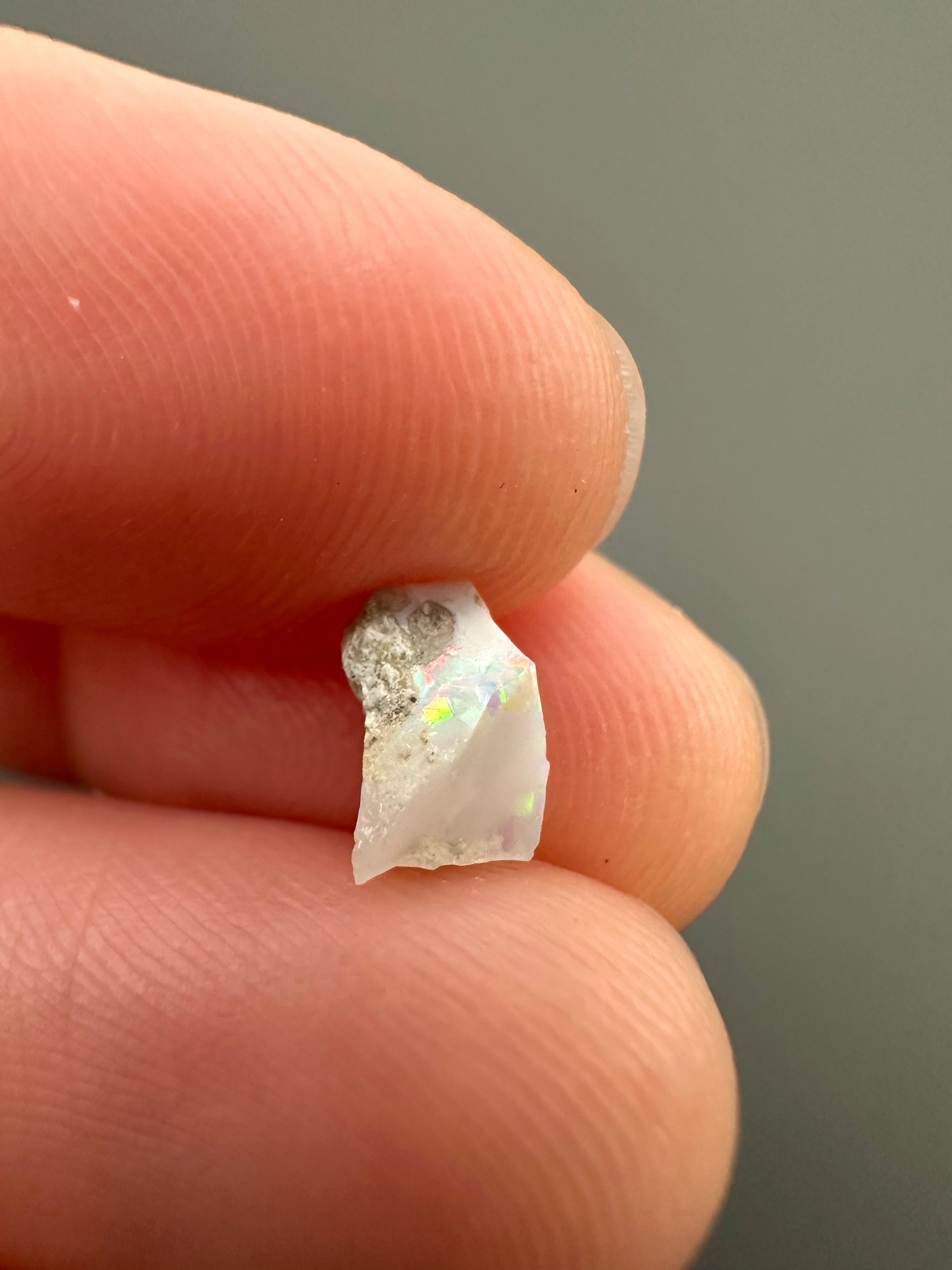 Precious opal – Dubnik, Slovakia - SOP066